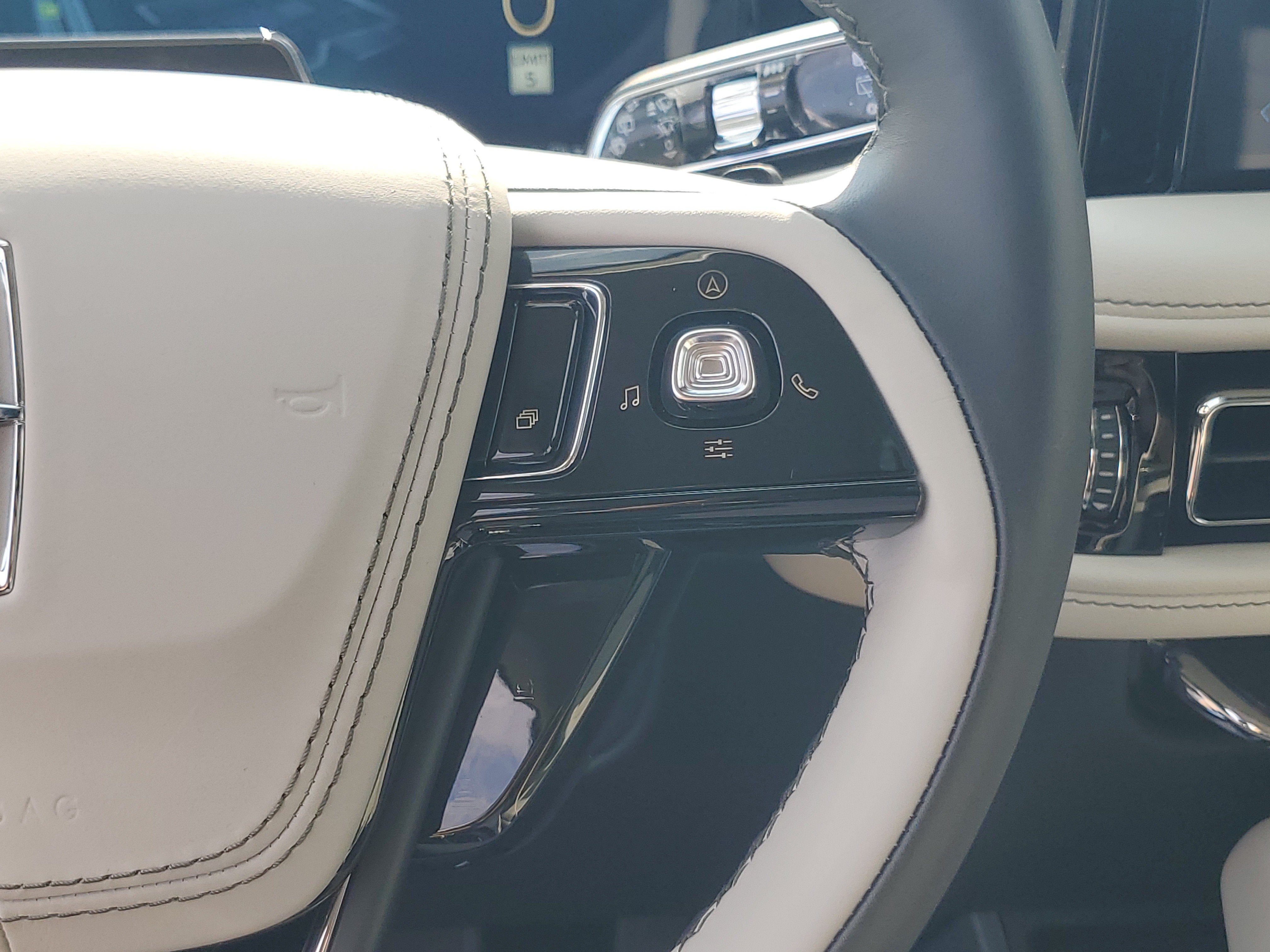2027 Lincoln Aviator Premiere