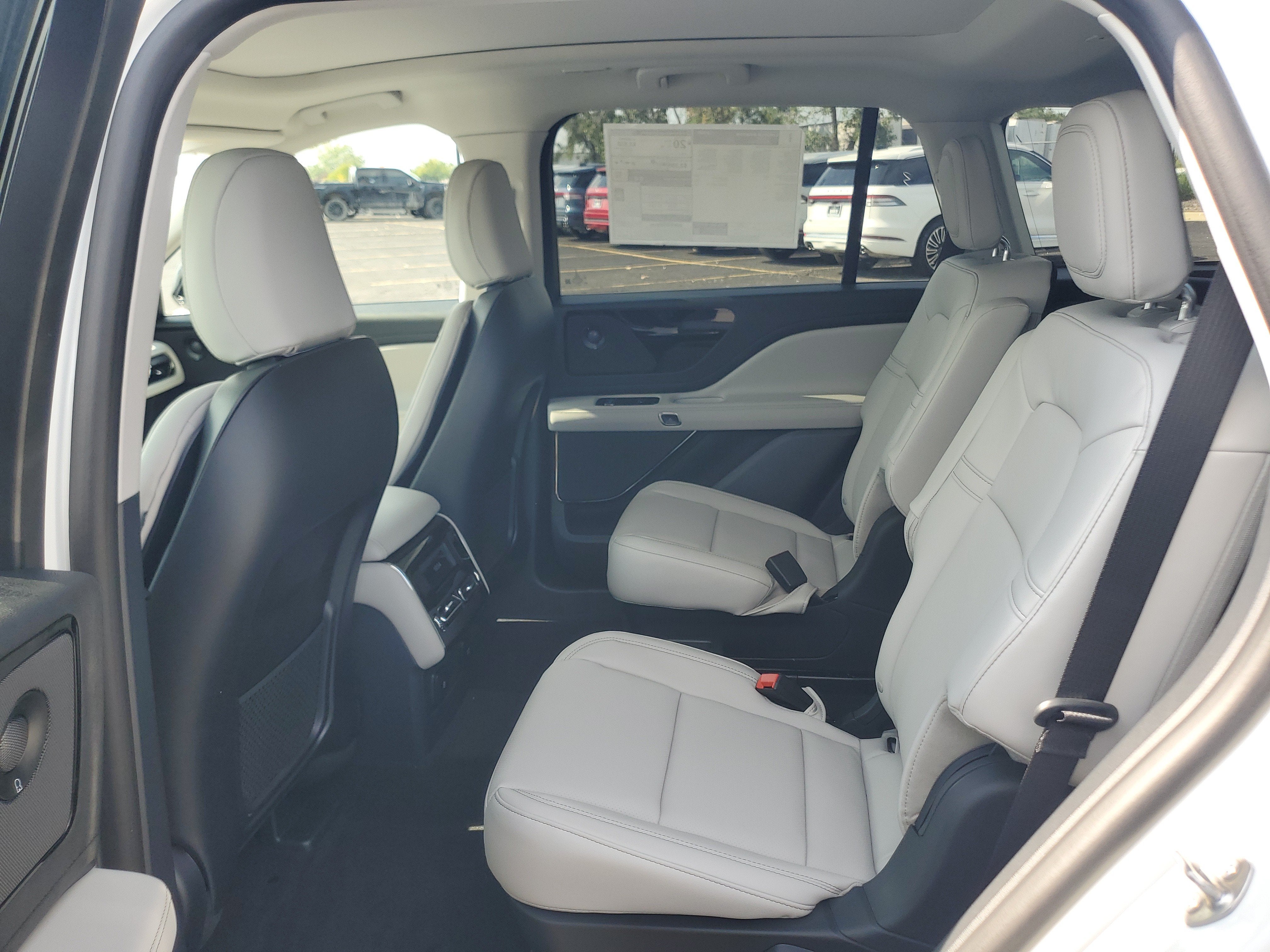 2027 Lincoln Aviator Premiere