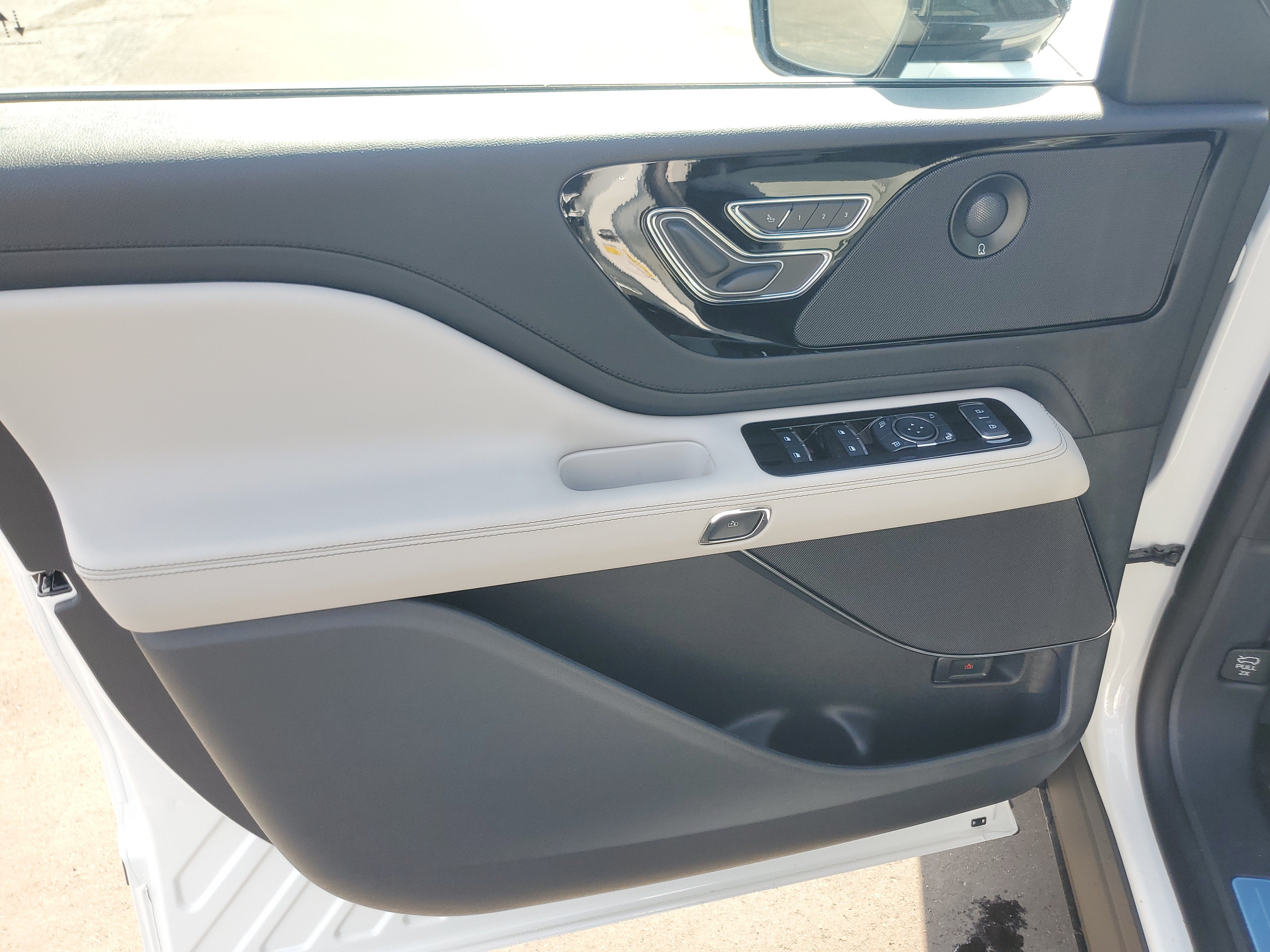 2027 Lincoln Aviator Premiere