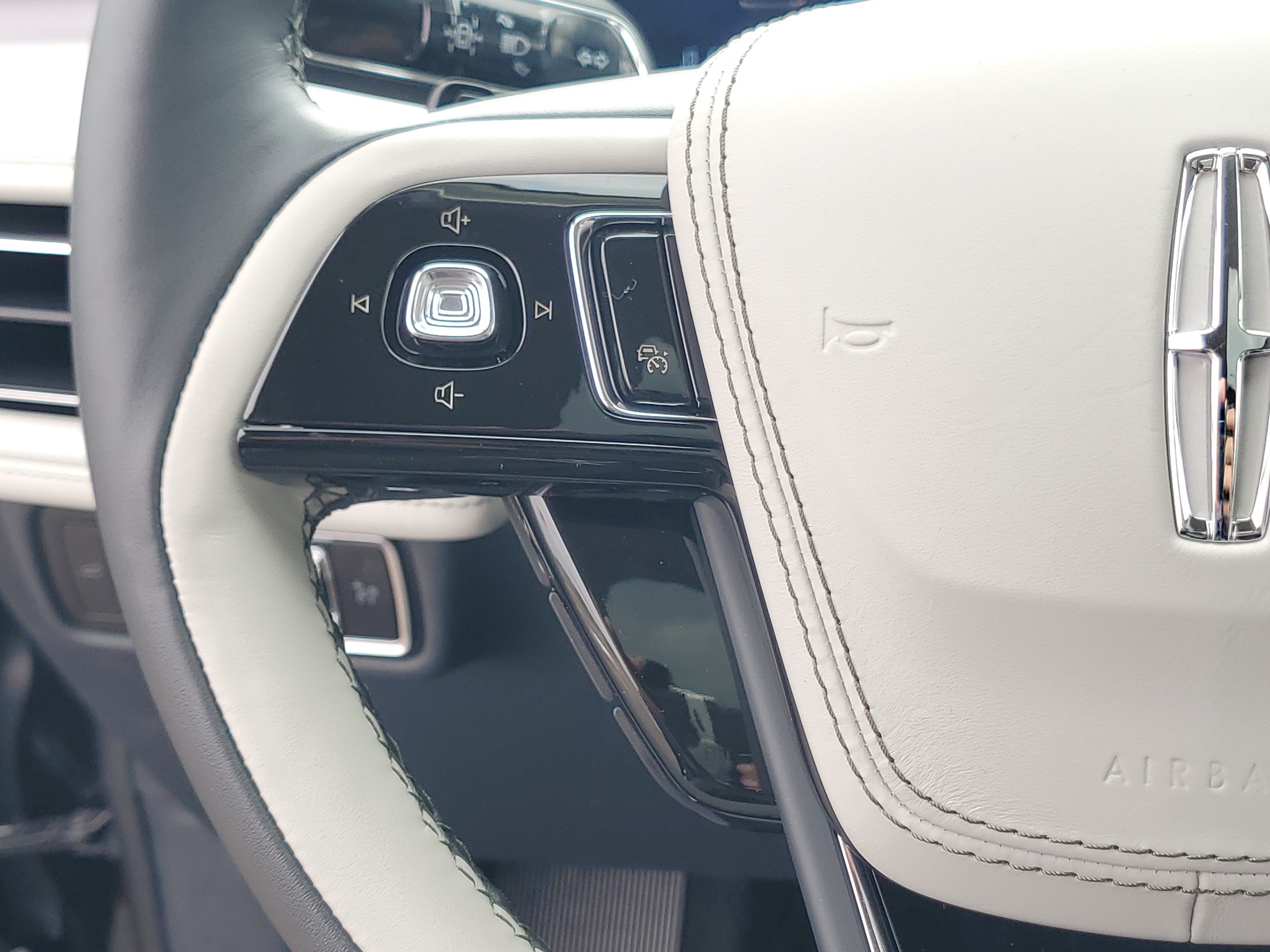 2027 Lincoln Aviator Premiere