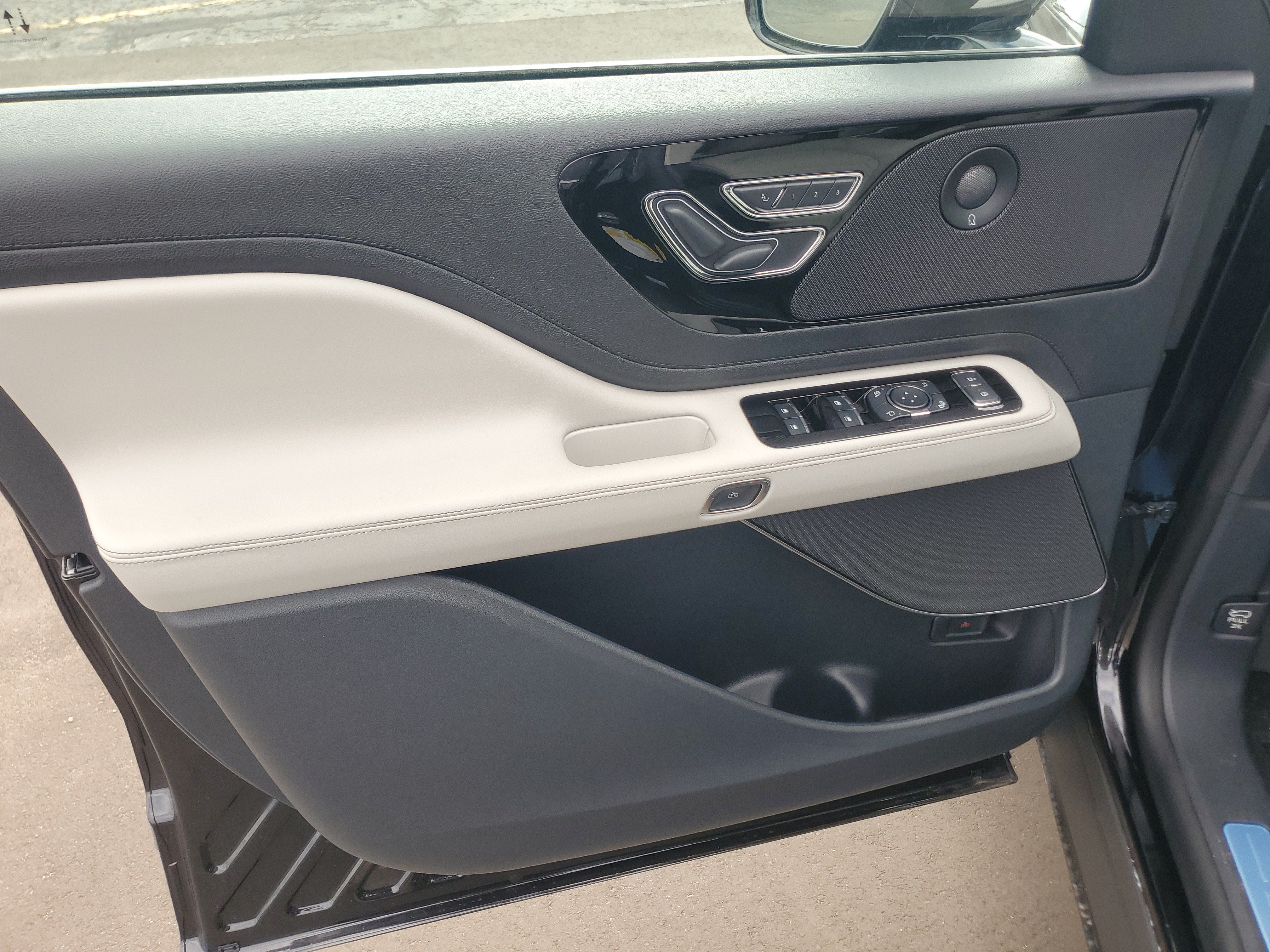 2027 Lincoln Aviator Premiere