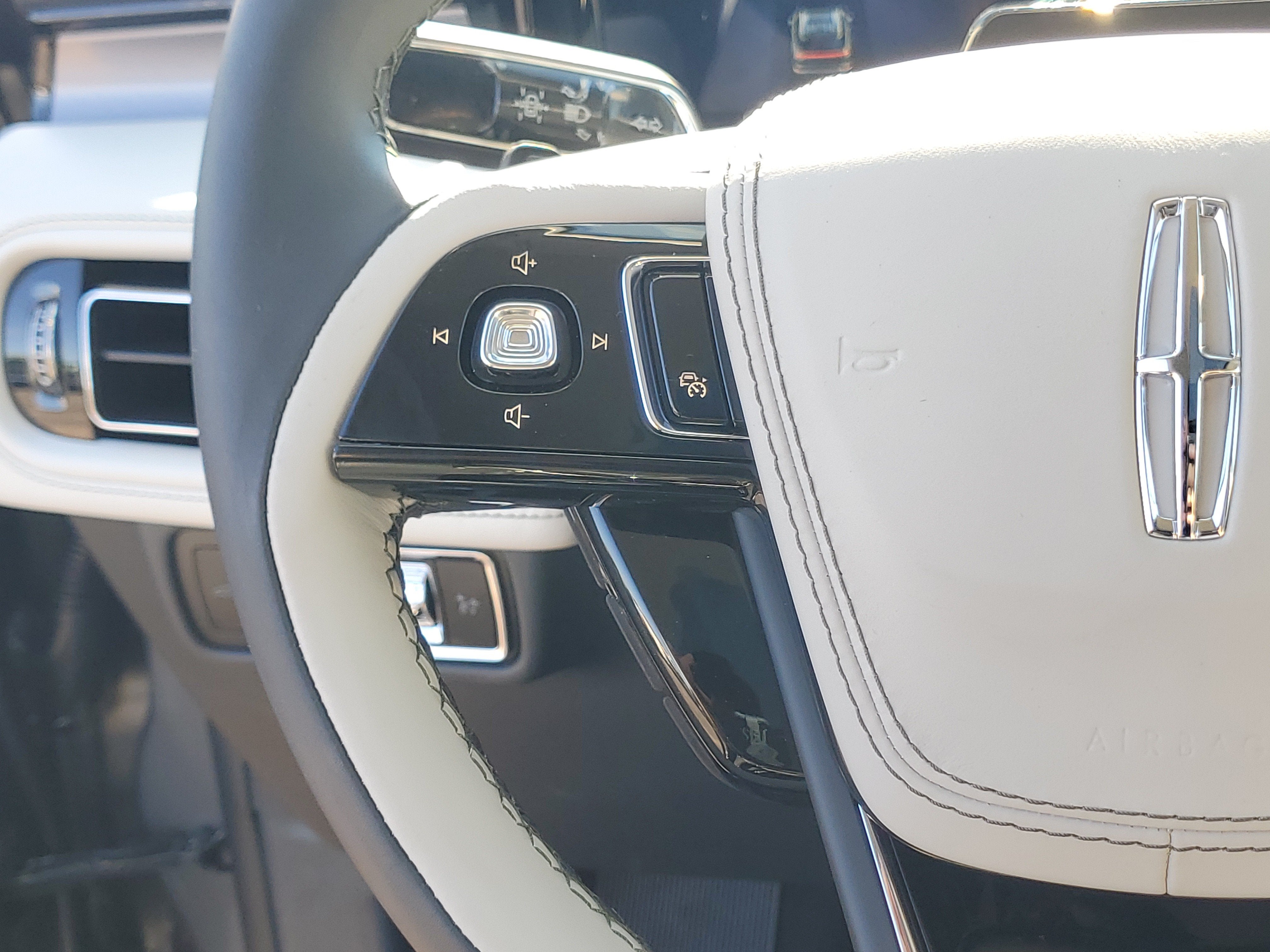 2027 Lincoln Aviator Premiere