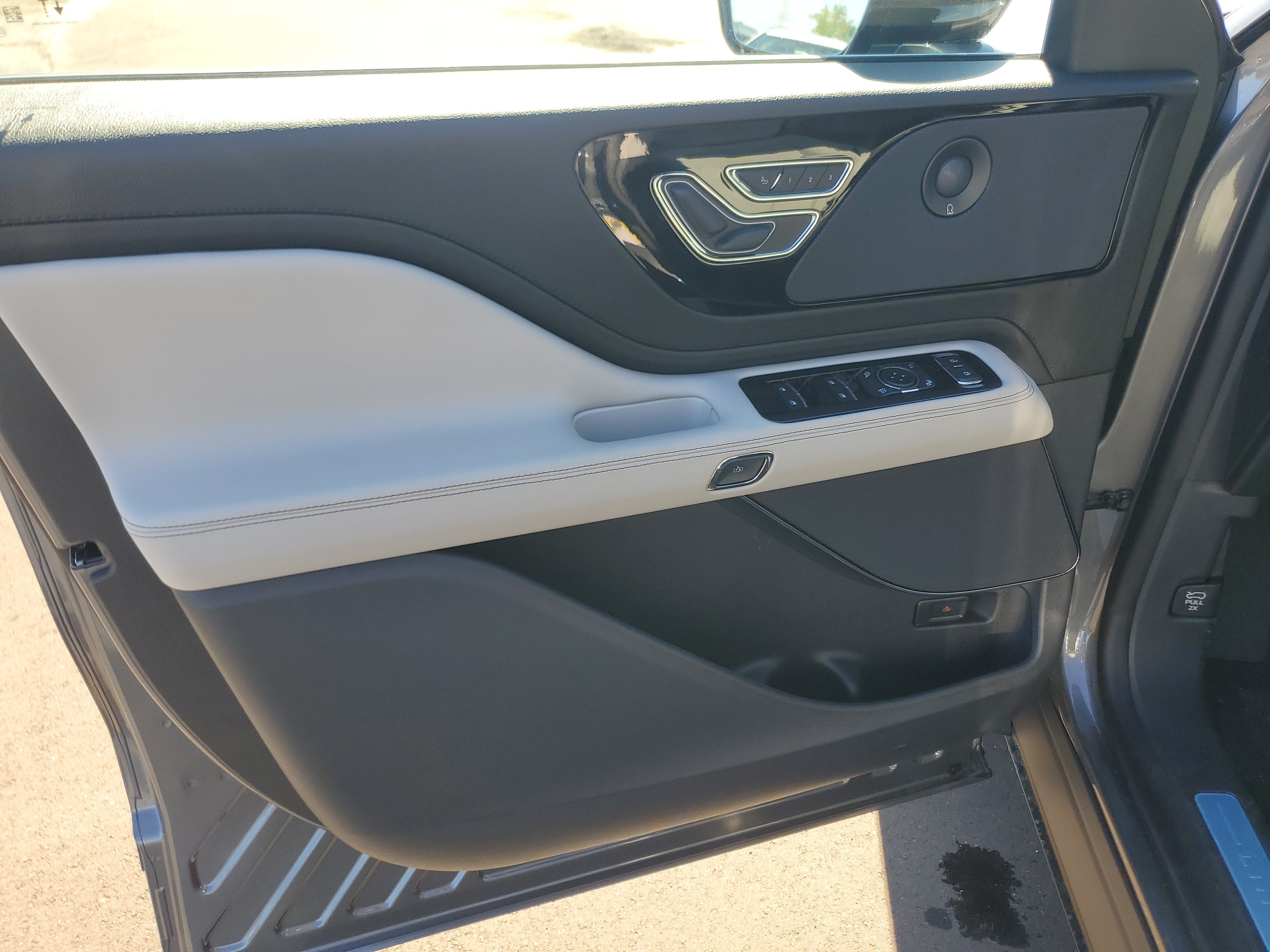 2027 Lincoln Aviator Premiere