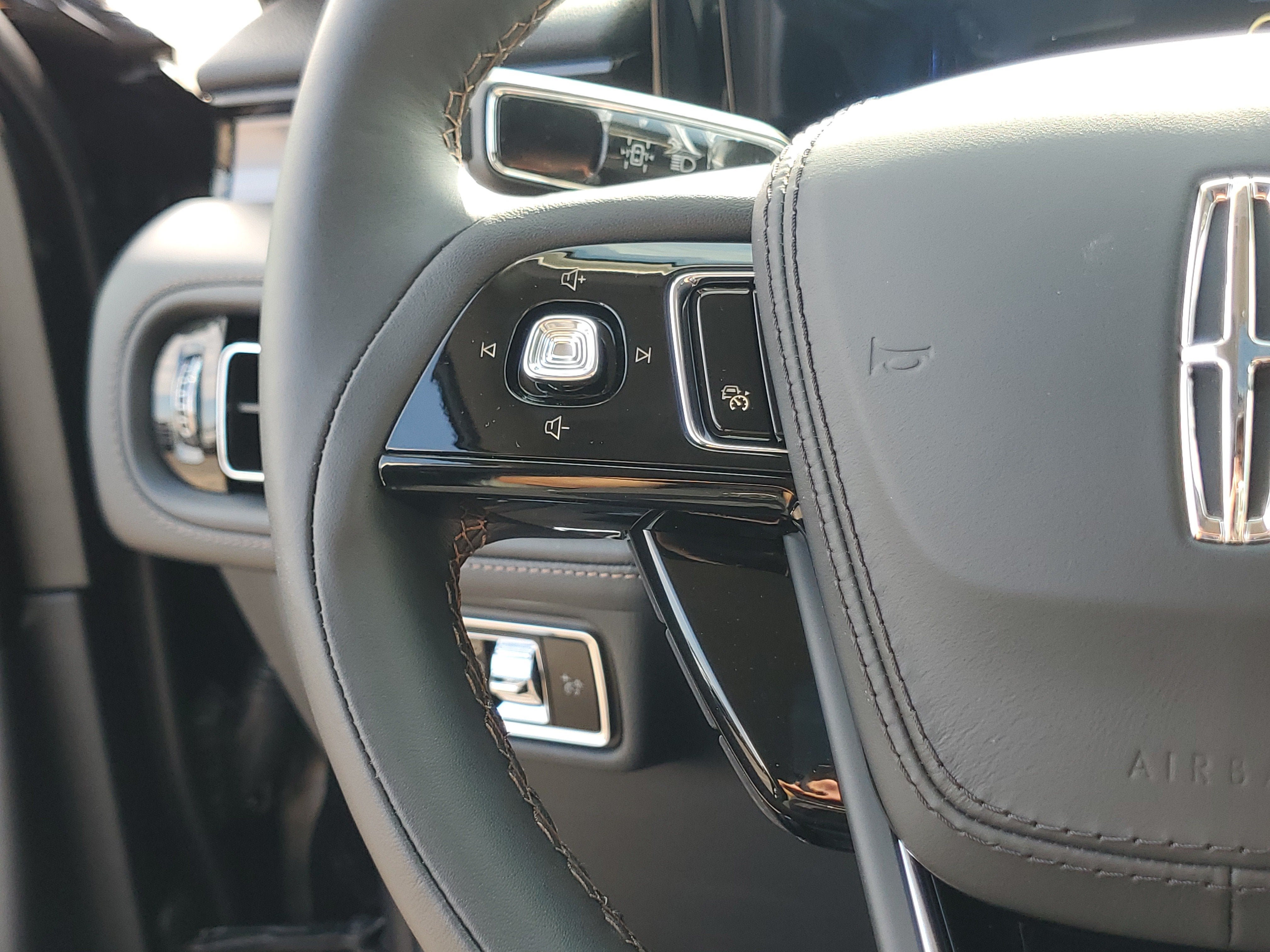 2027 Lincoln Aviator Premiere
