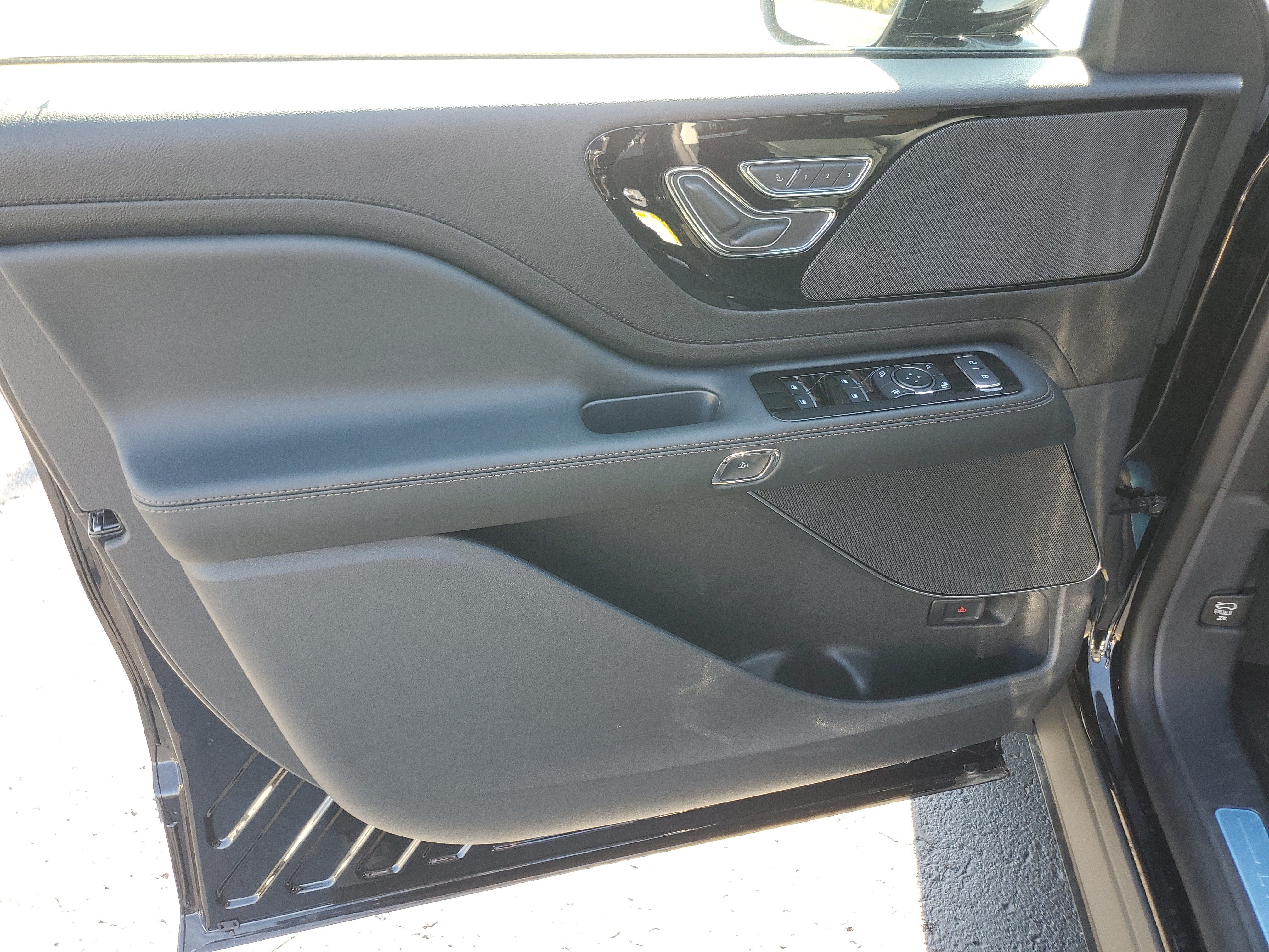 2027 Lincoln Aviator Premiere