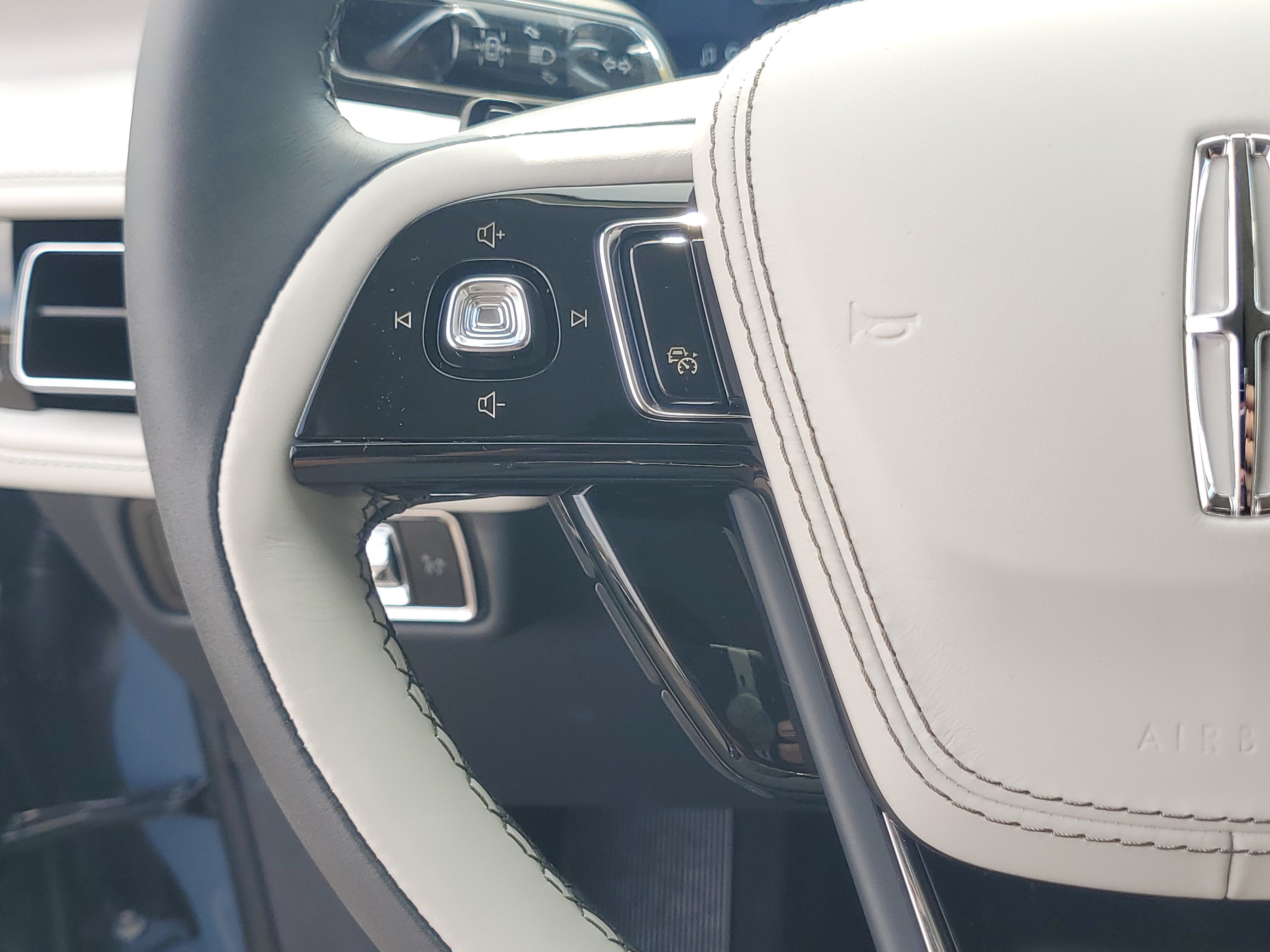 2027 Lincoln Aviator Reserve