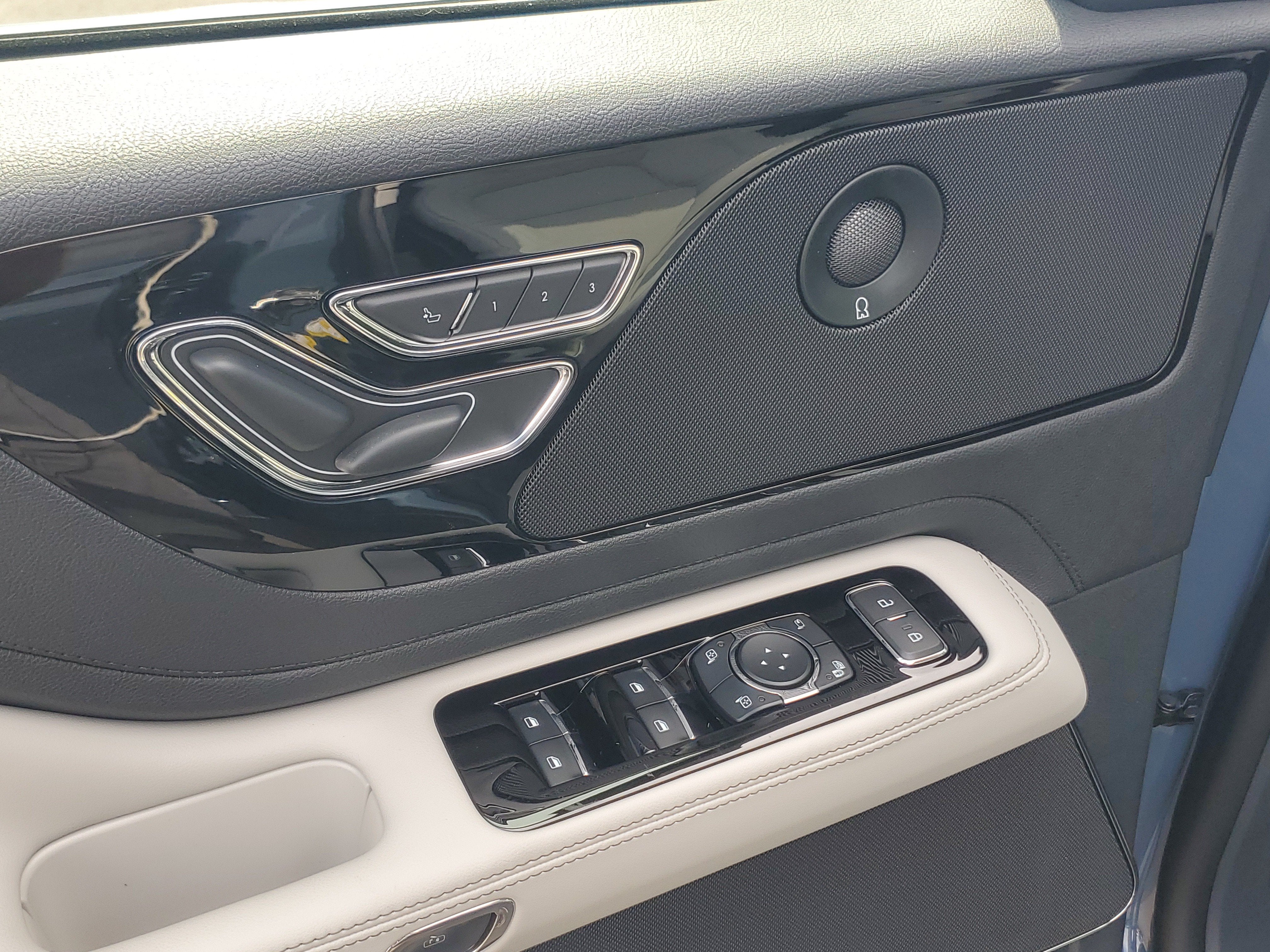 2027 Lincoln Aviator Reserve