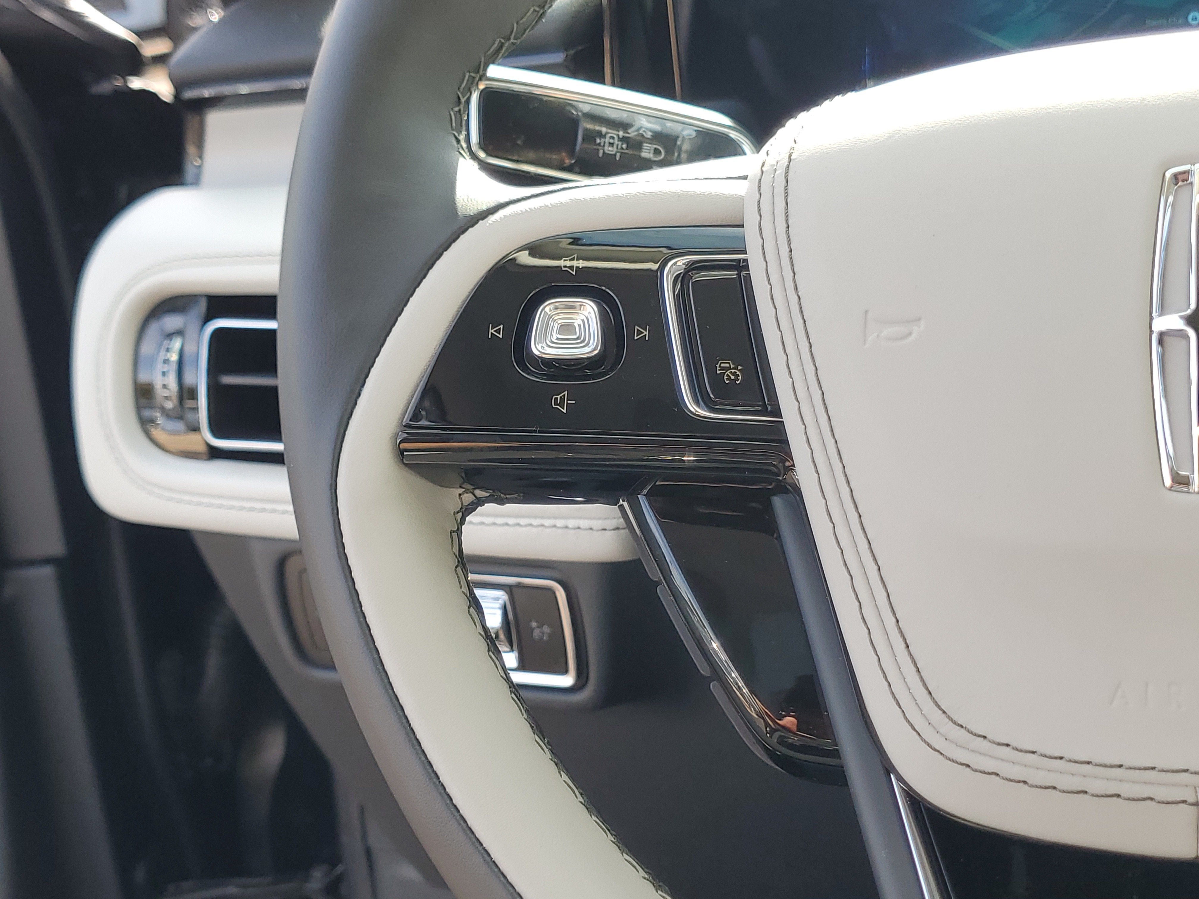 2027 Lincoln Aviator Reserve