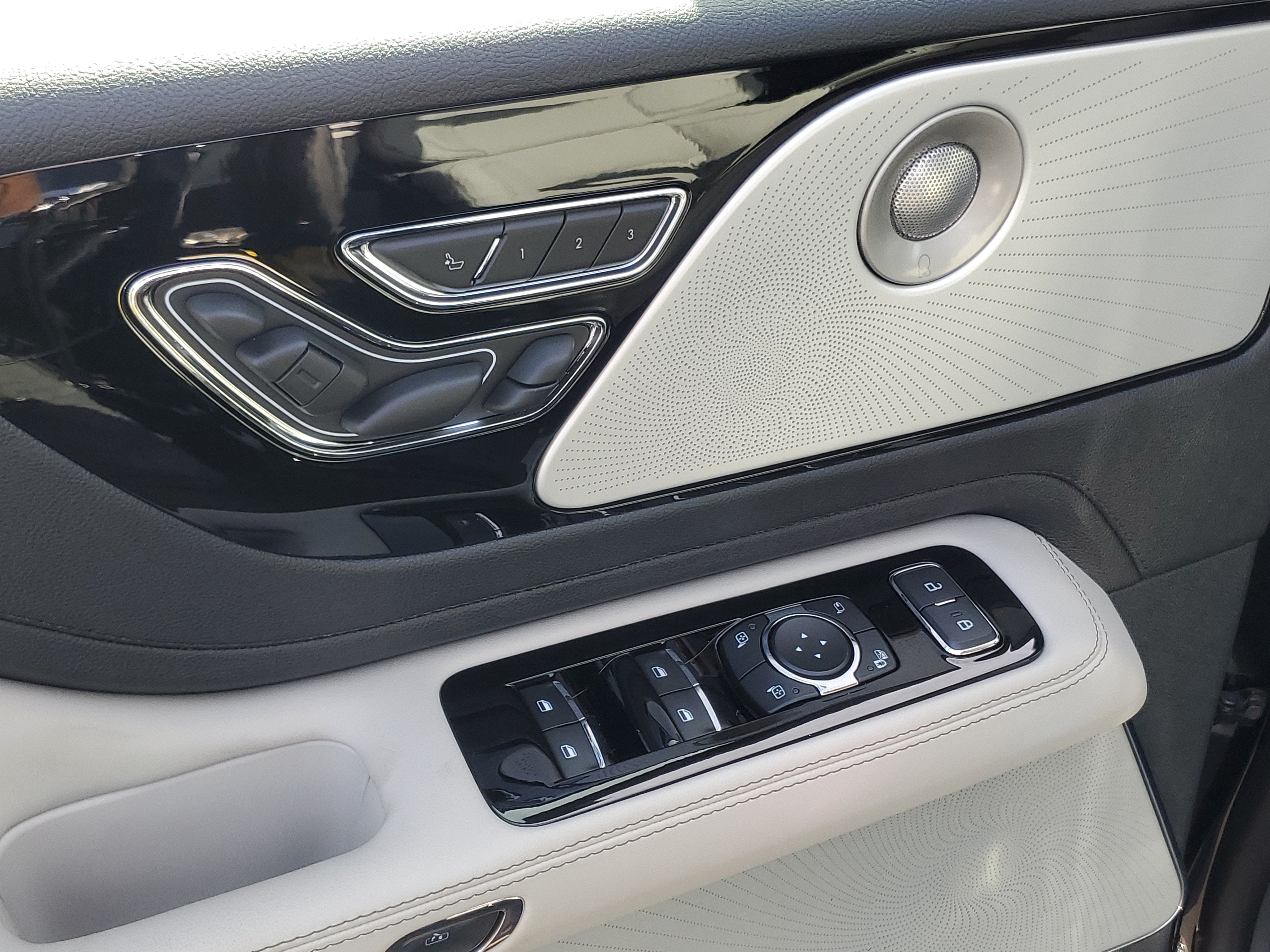 2027 Lincoln Aviator Reserve