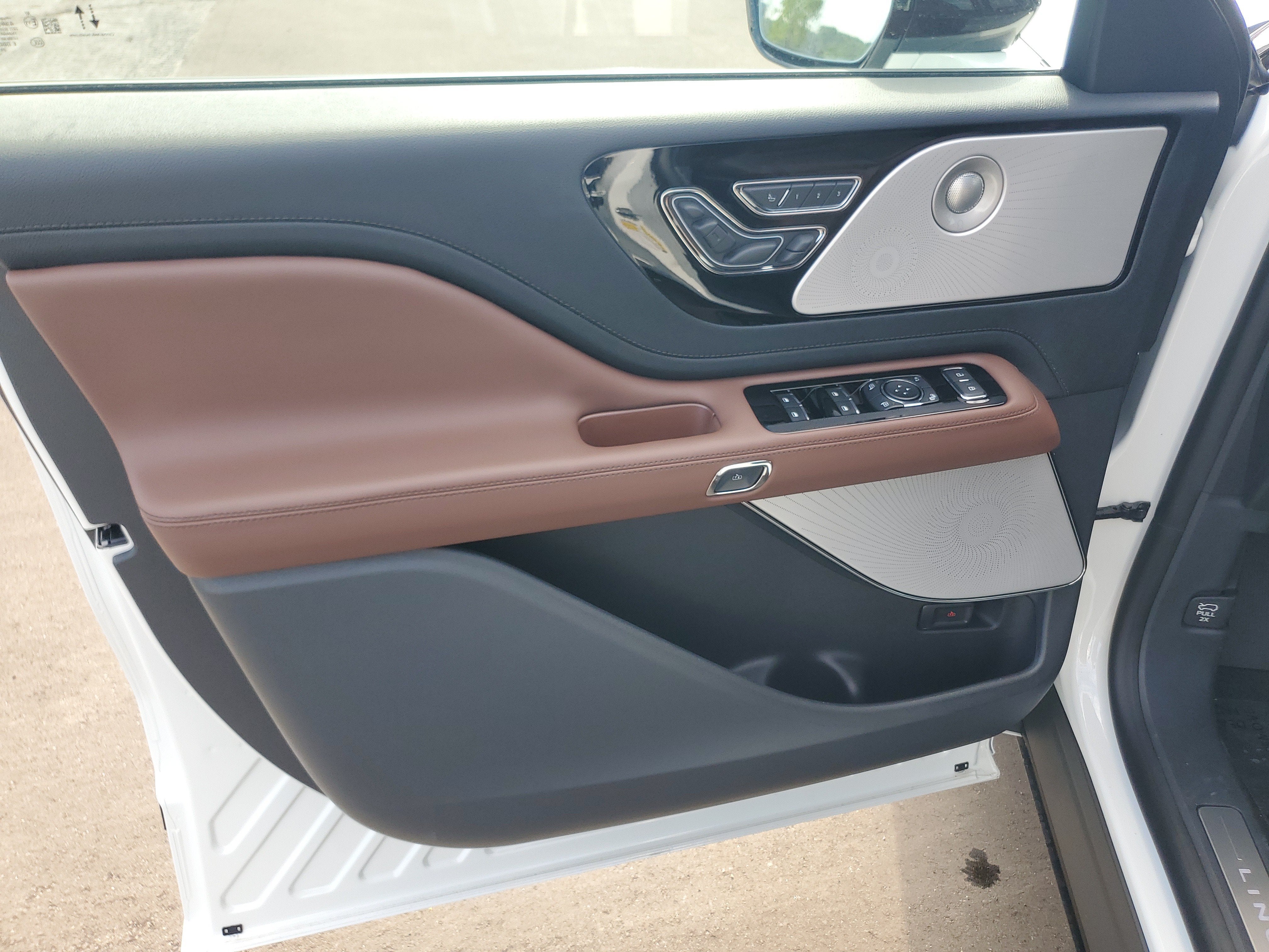 2027 Lincoln Aviator Reserve