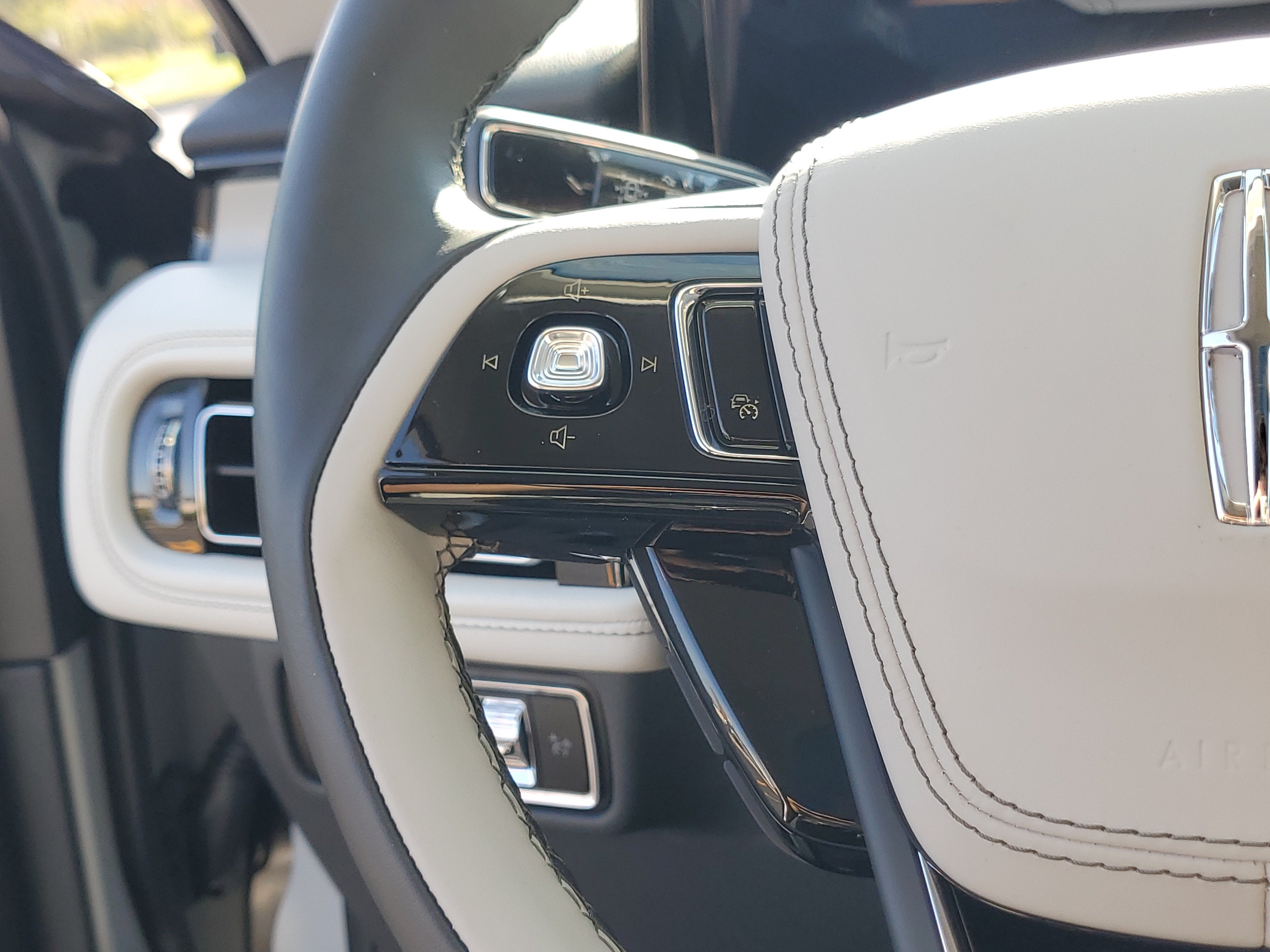 2027 Lincoln Aviator Reserve