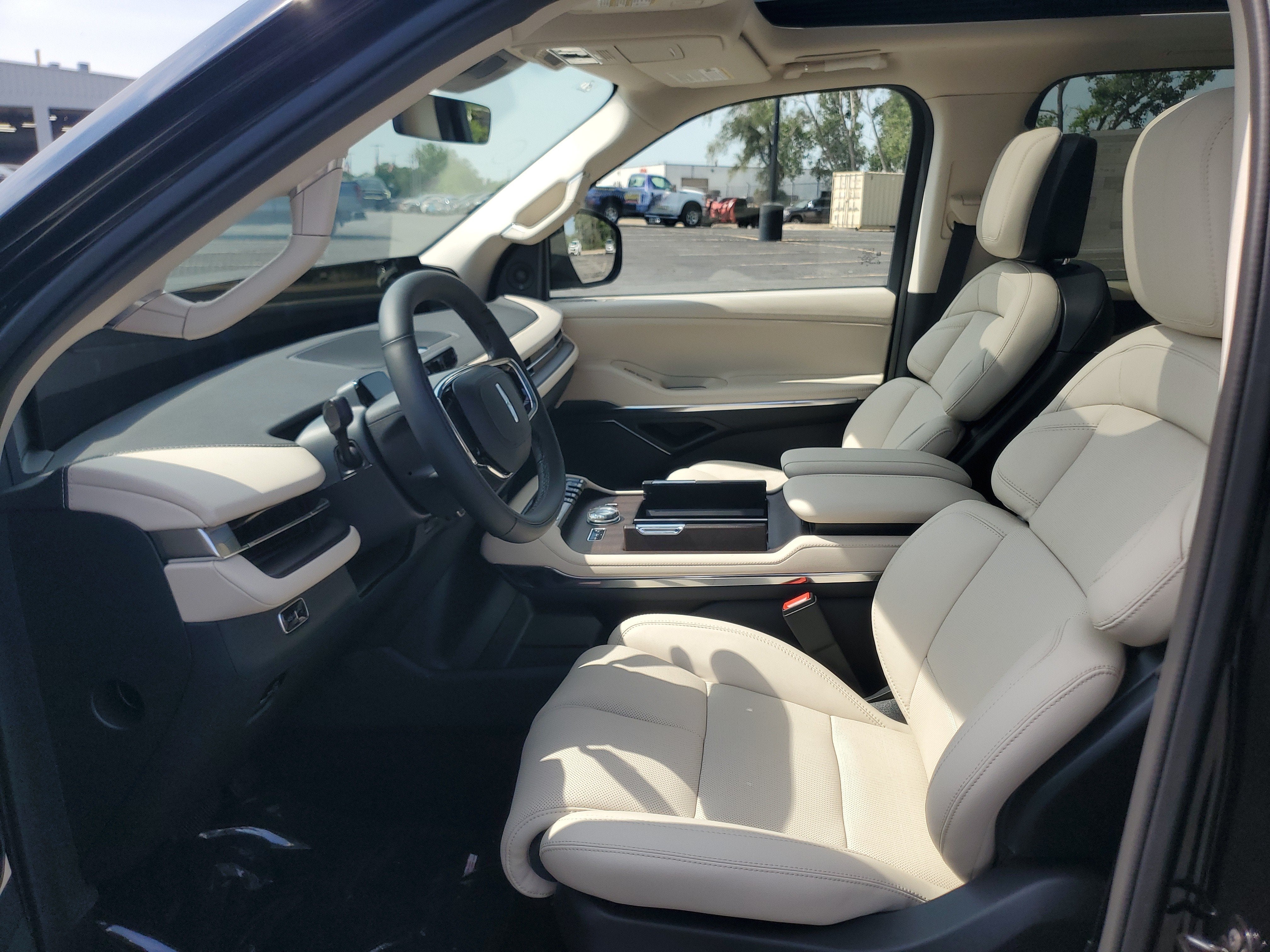 2027 Lincoln Navigator Reserve