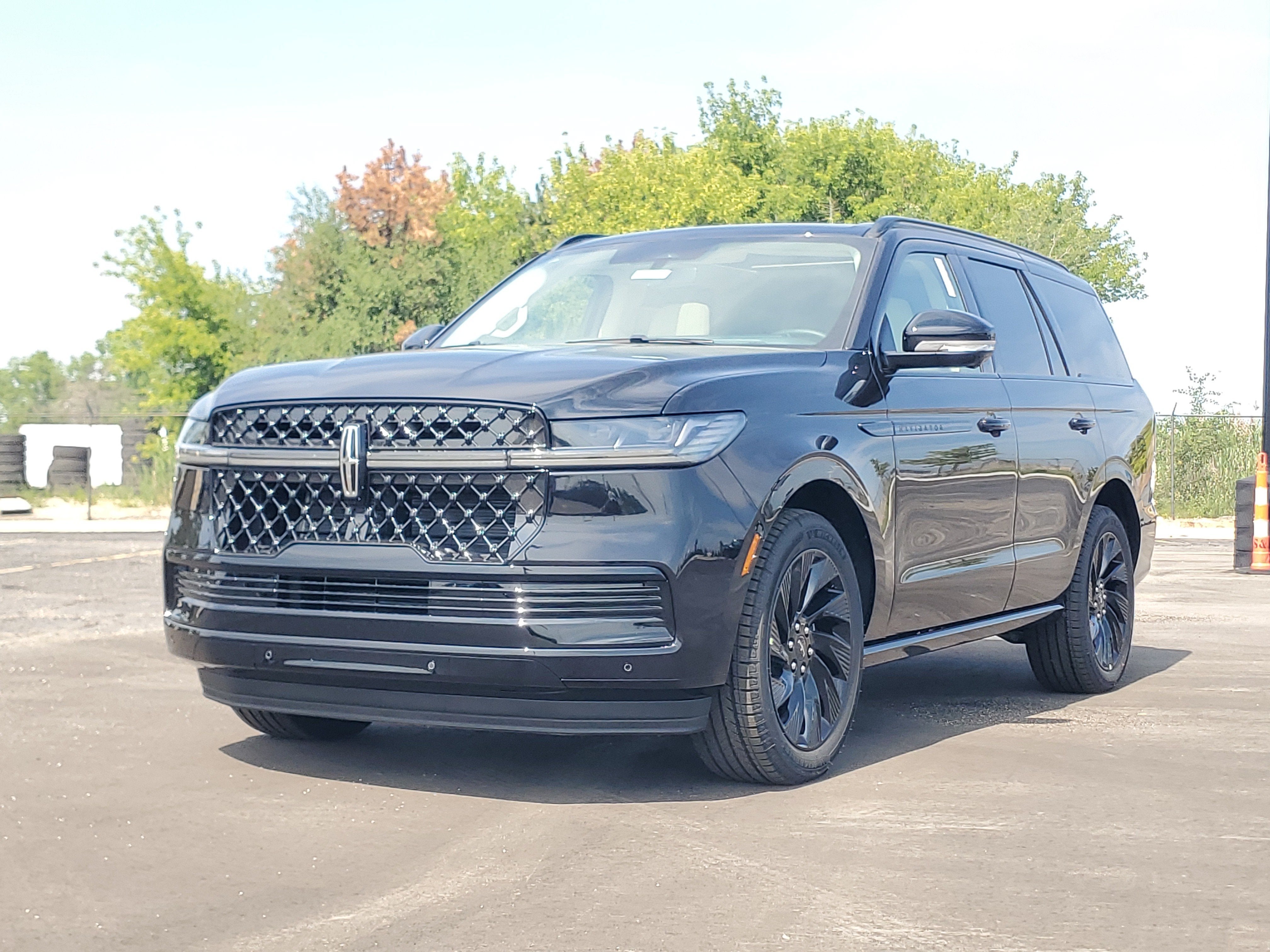 2027 Lincoln Navigator Reserve