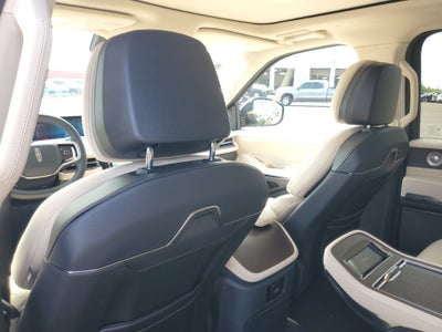 2027 Lincoln Navigator Reserve