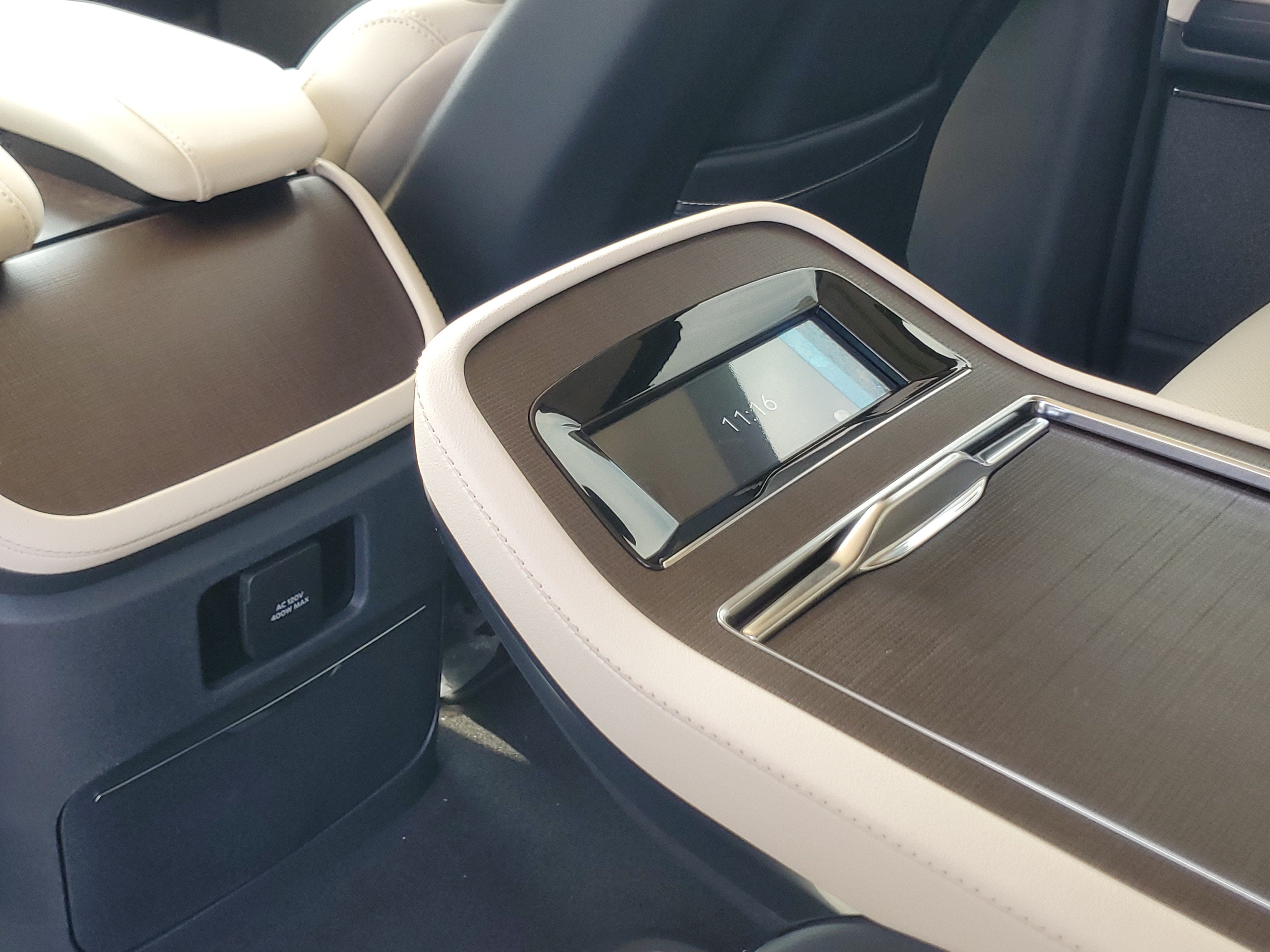 2027 Lincoln Navigator Reserve
