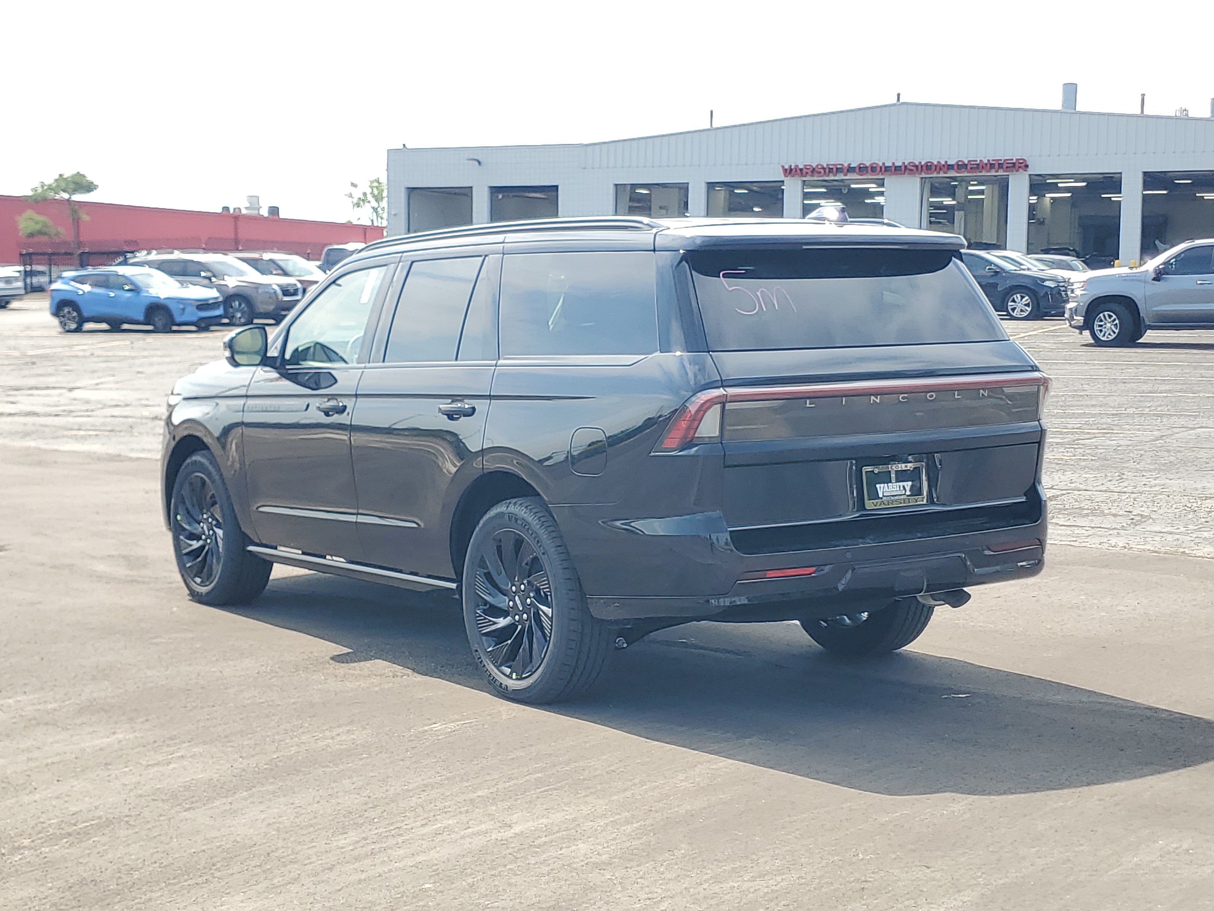 2027 Lincoln Navigator Reserve