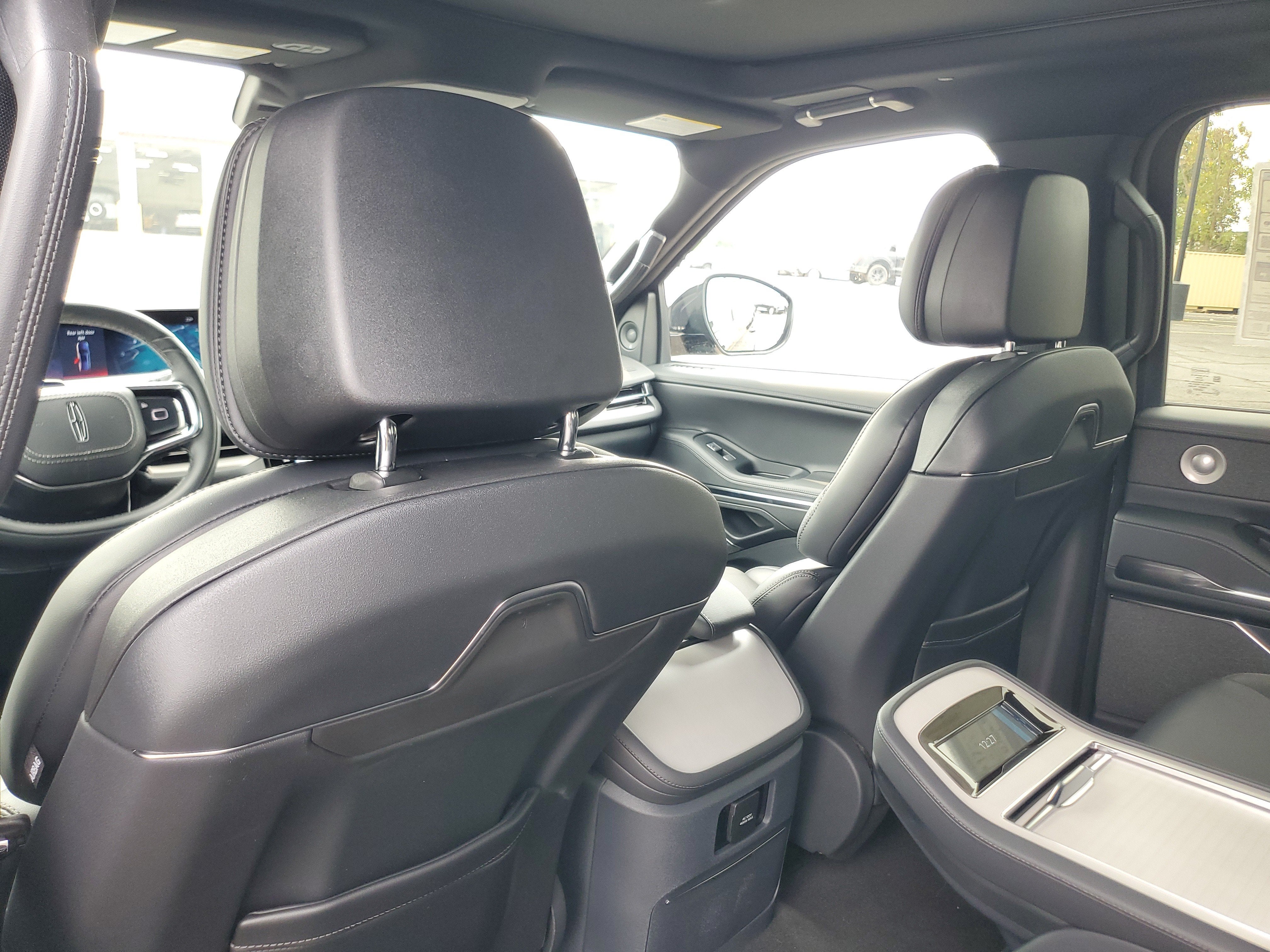 2027 Lincoln Navigator Reserve