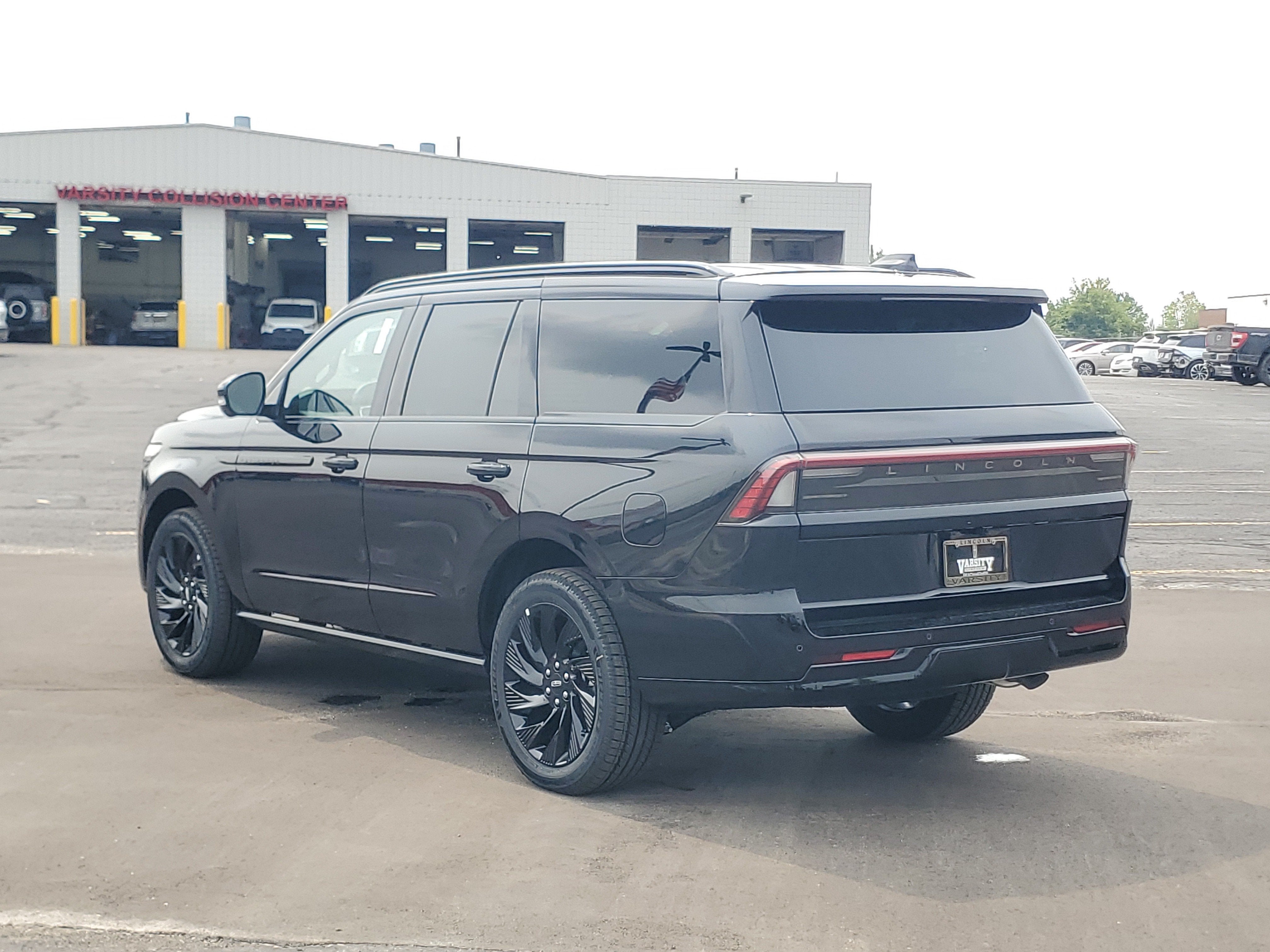 2027 Lincoln Navigator Reserve
