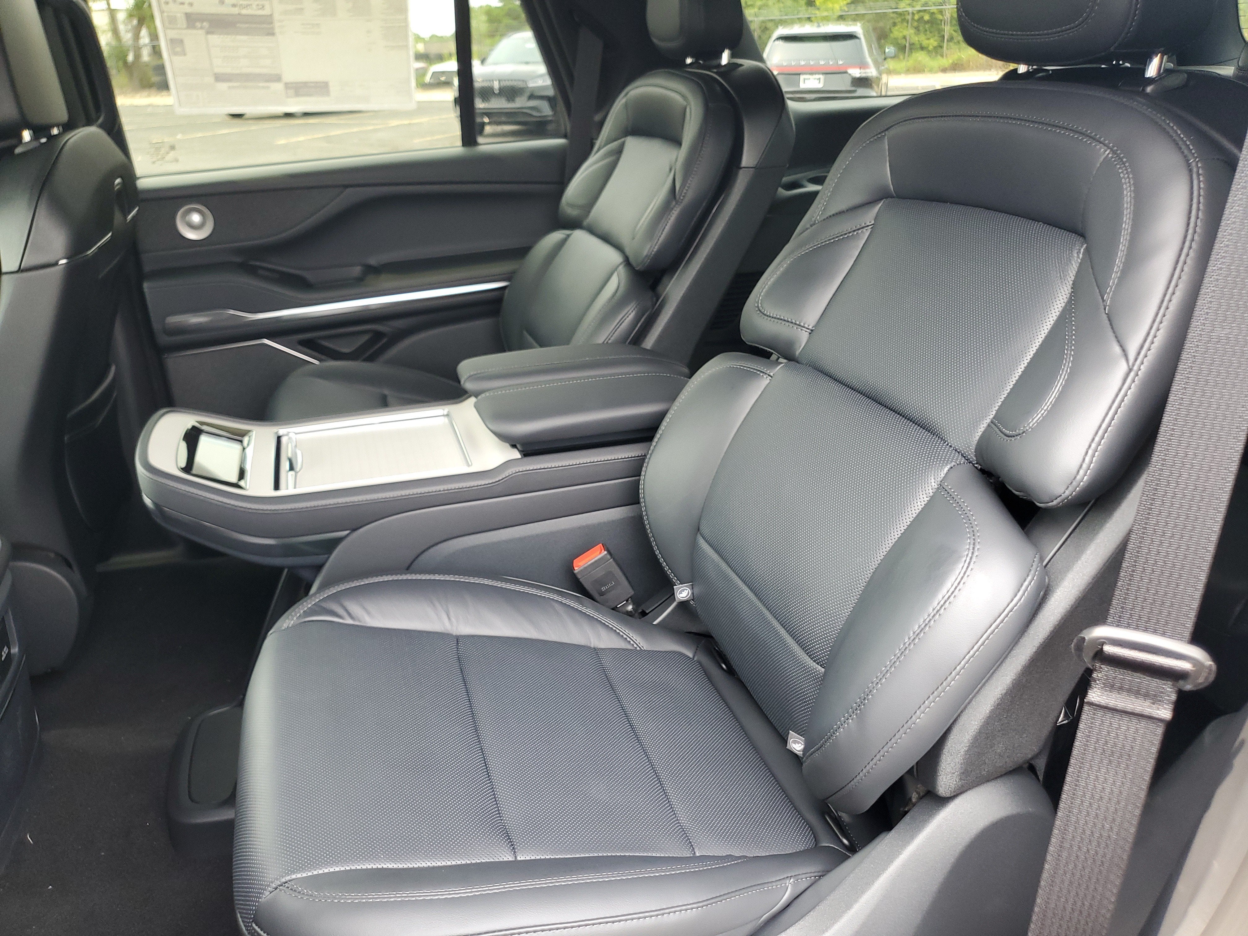2027 Lincoln Navigator Reserve