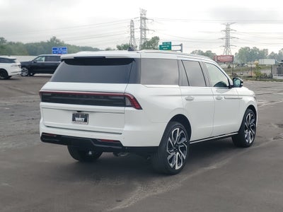 2027 Lincoln Navigator Reserve