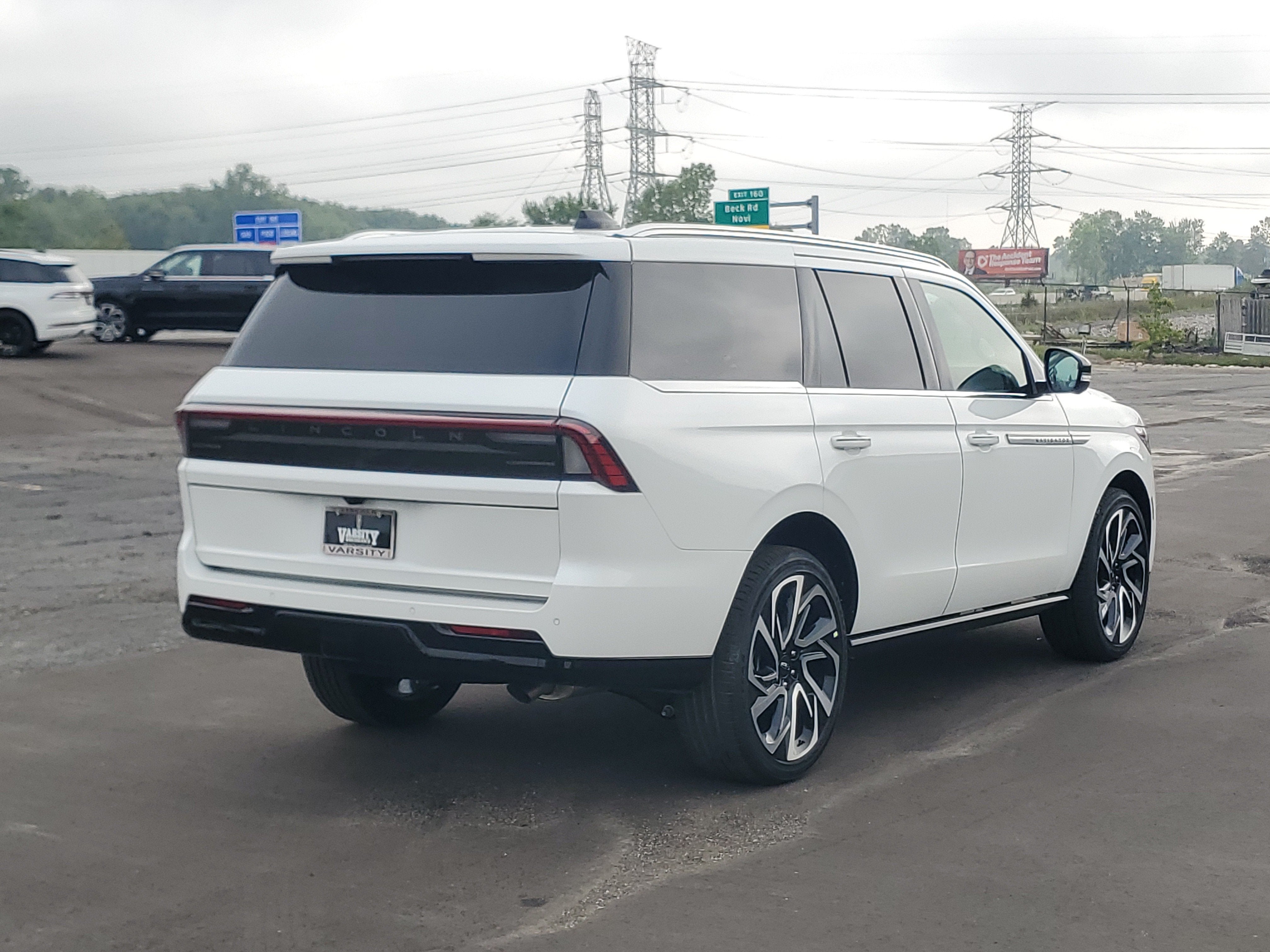2027 Lincoln Navigator Reserve