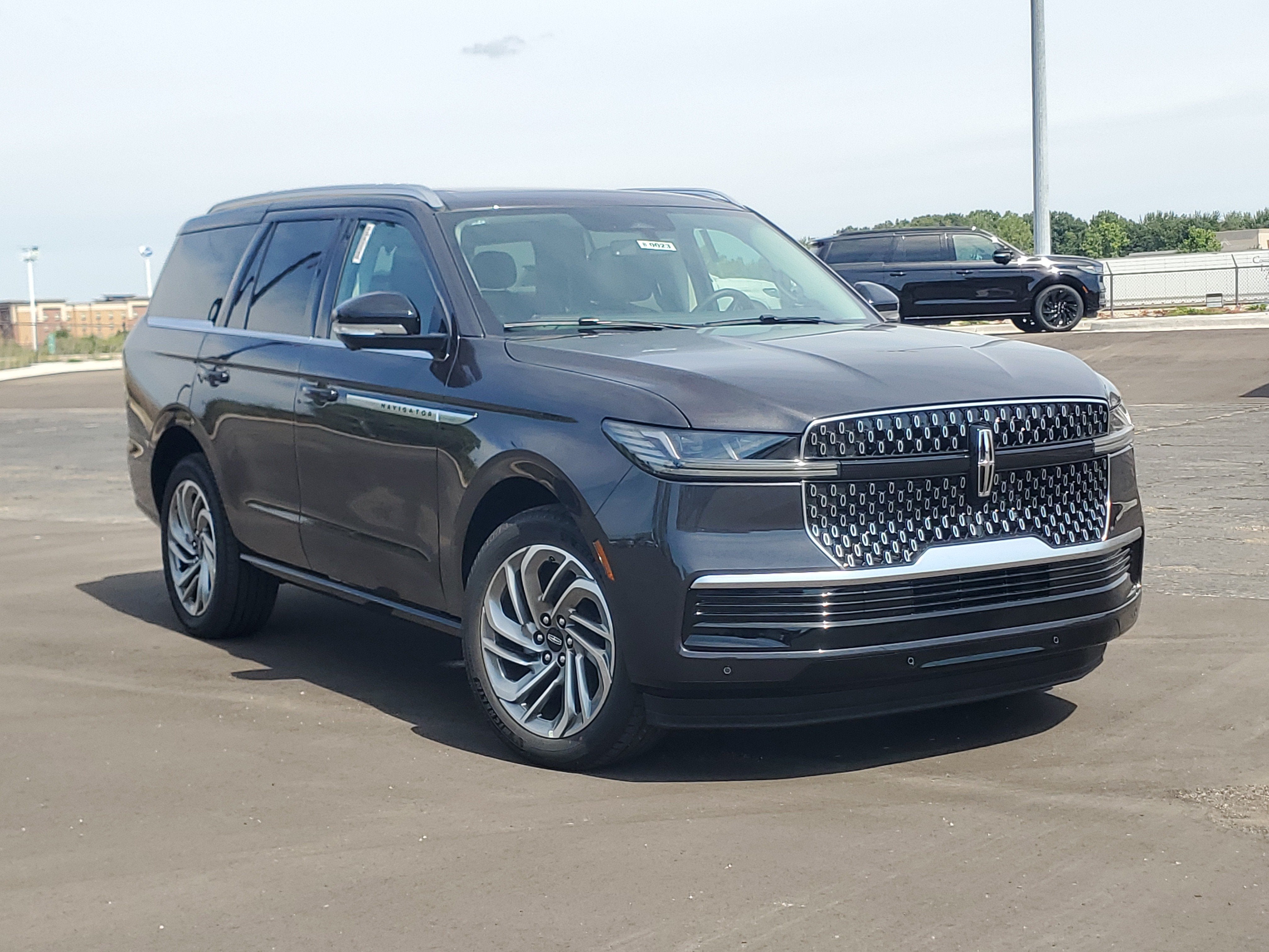 2027 Lincoln Navigator Reserve