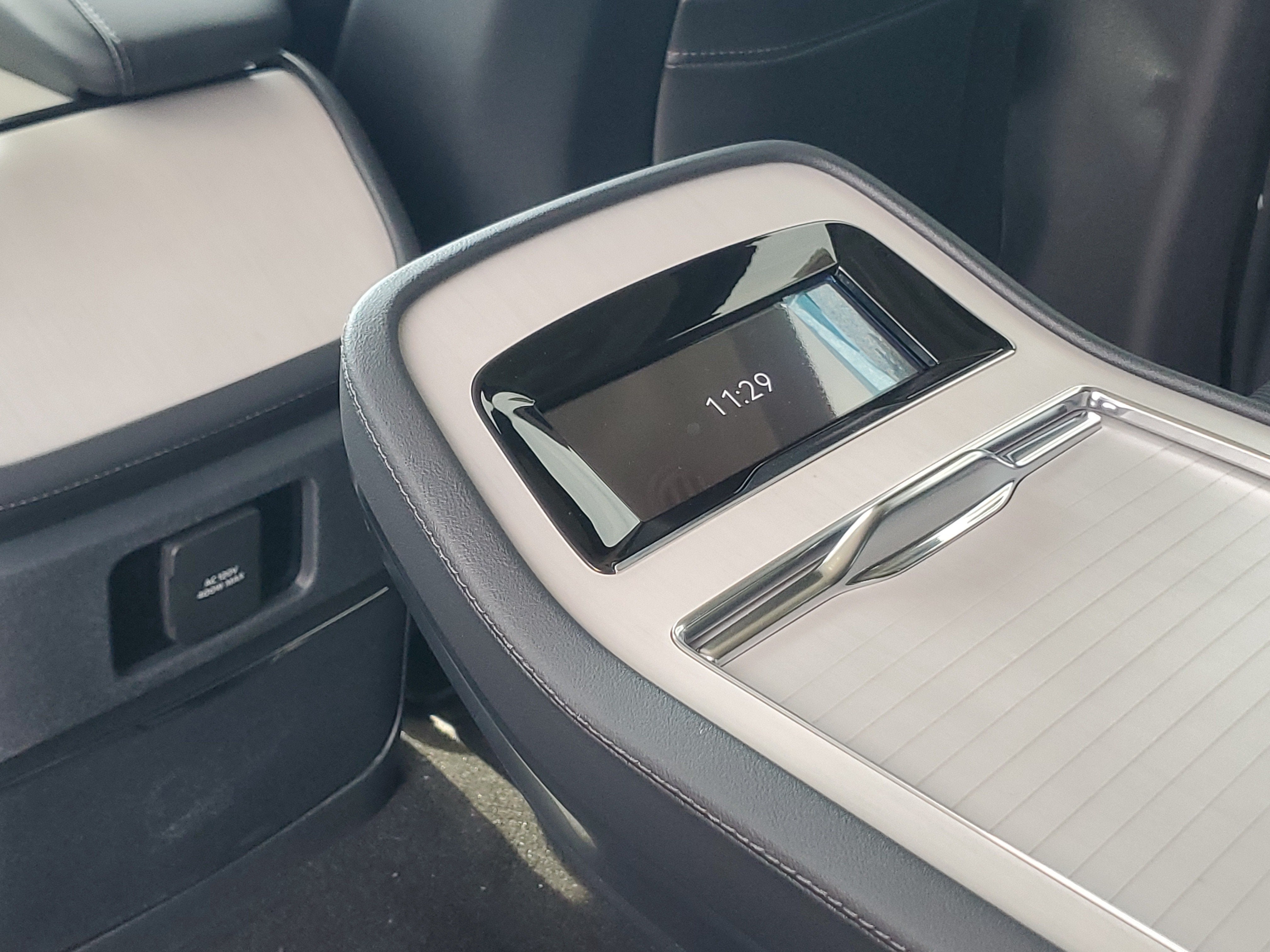2027 Lincoln Navigator Reserve