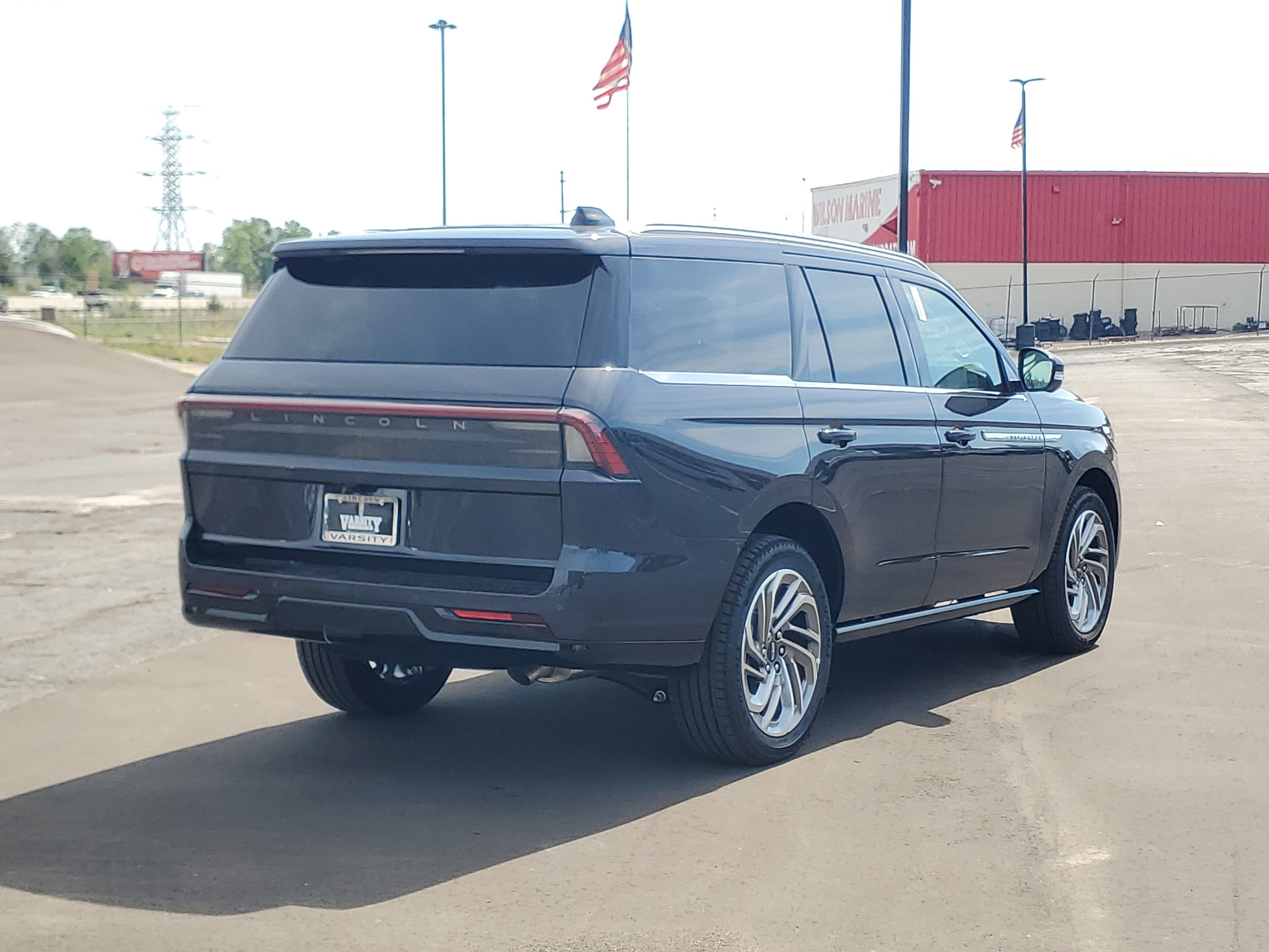 2027 Lincoln Navigator Reserve
