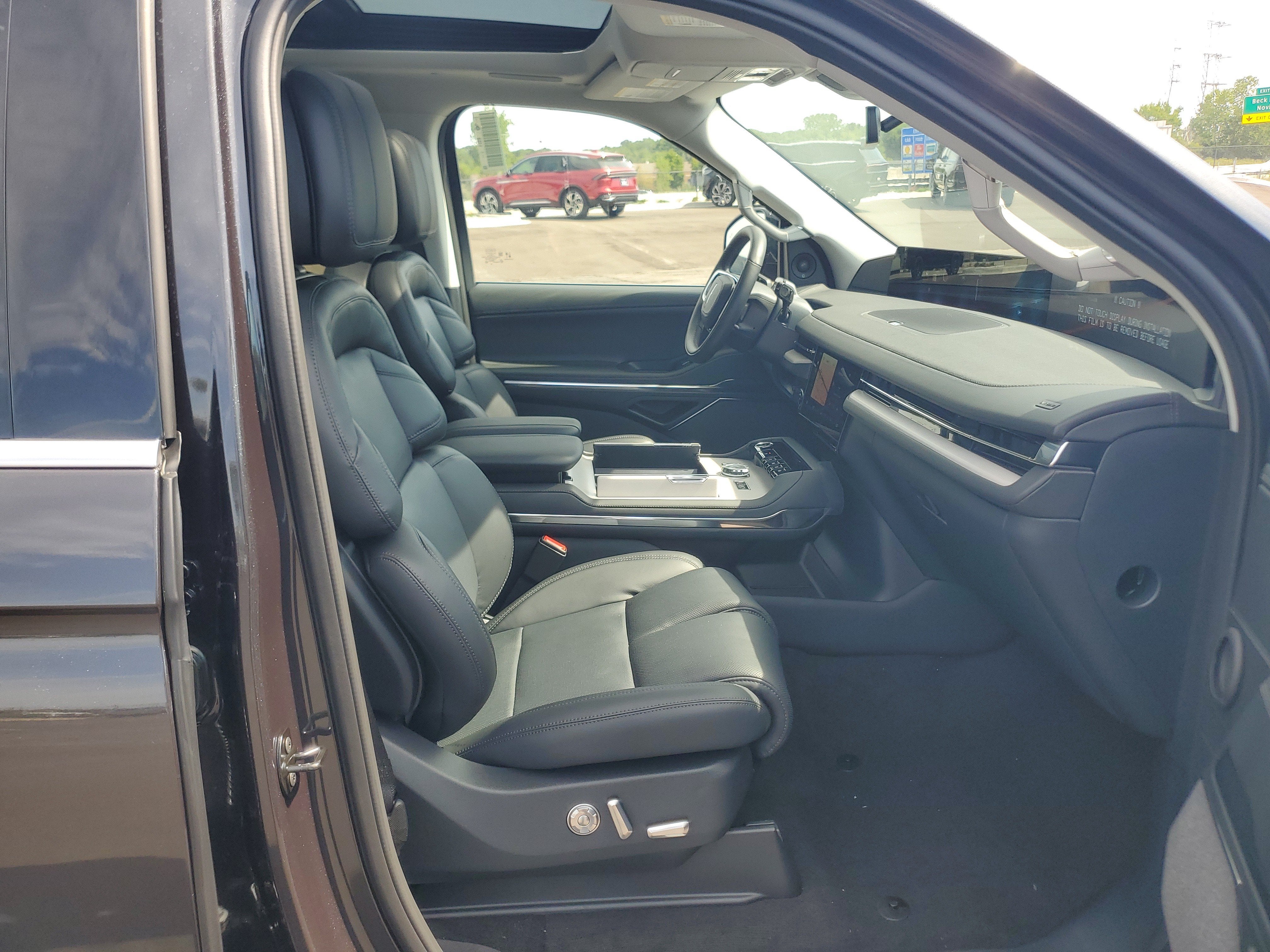 2027 Lincoln Navigator Reserve