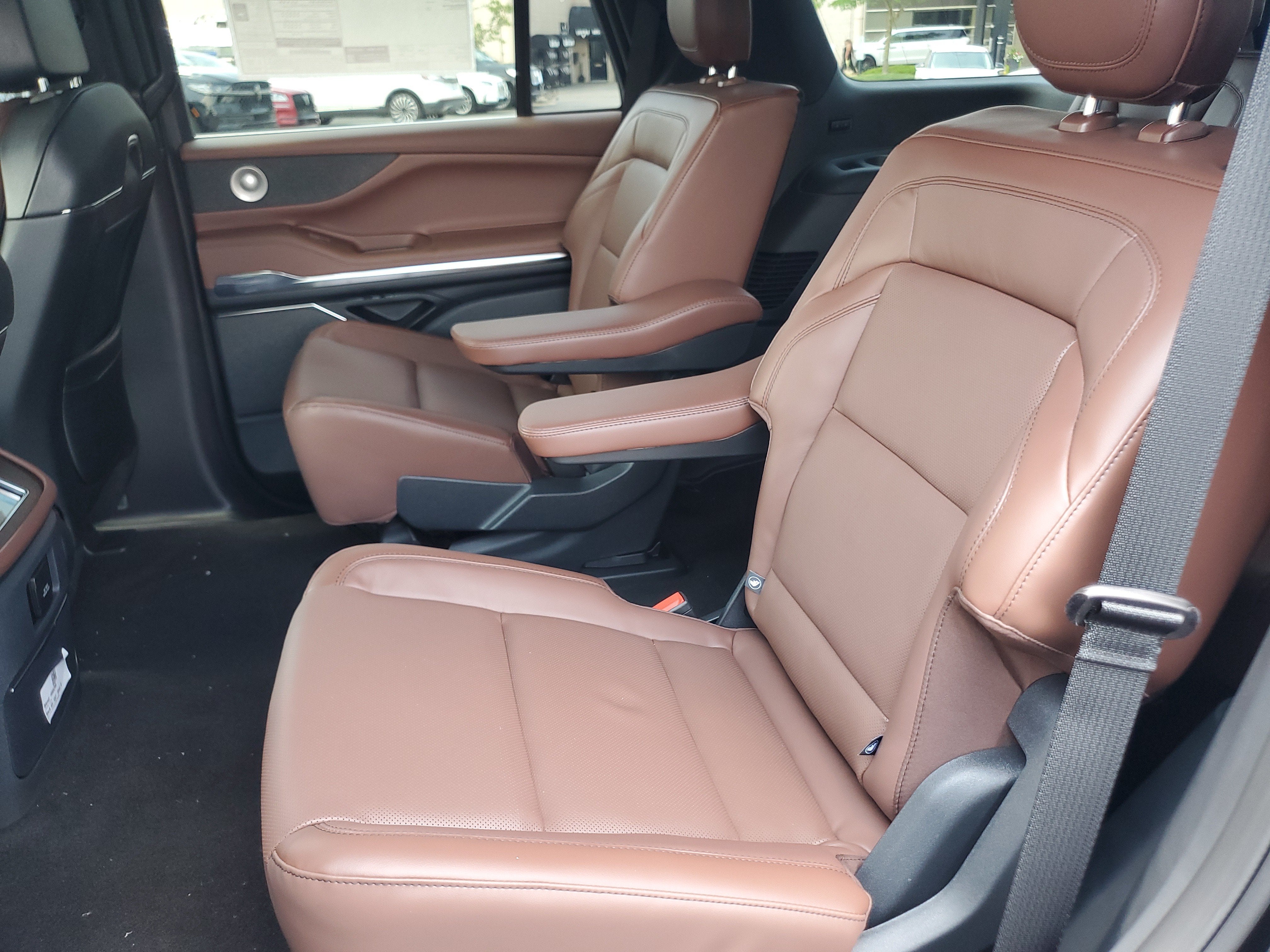 2027 Lincoln Navigator Reserve