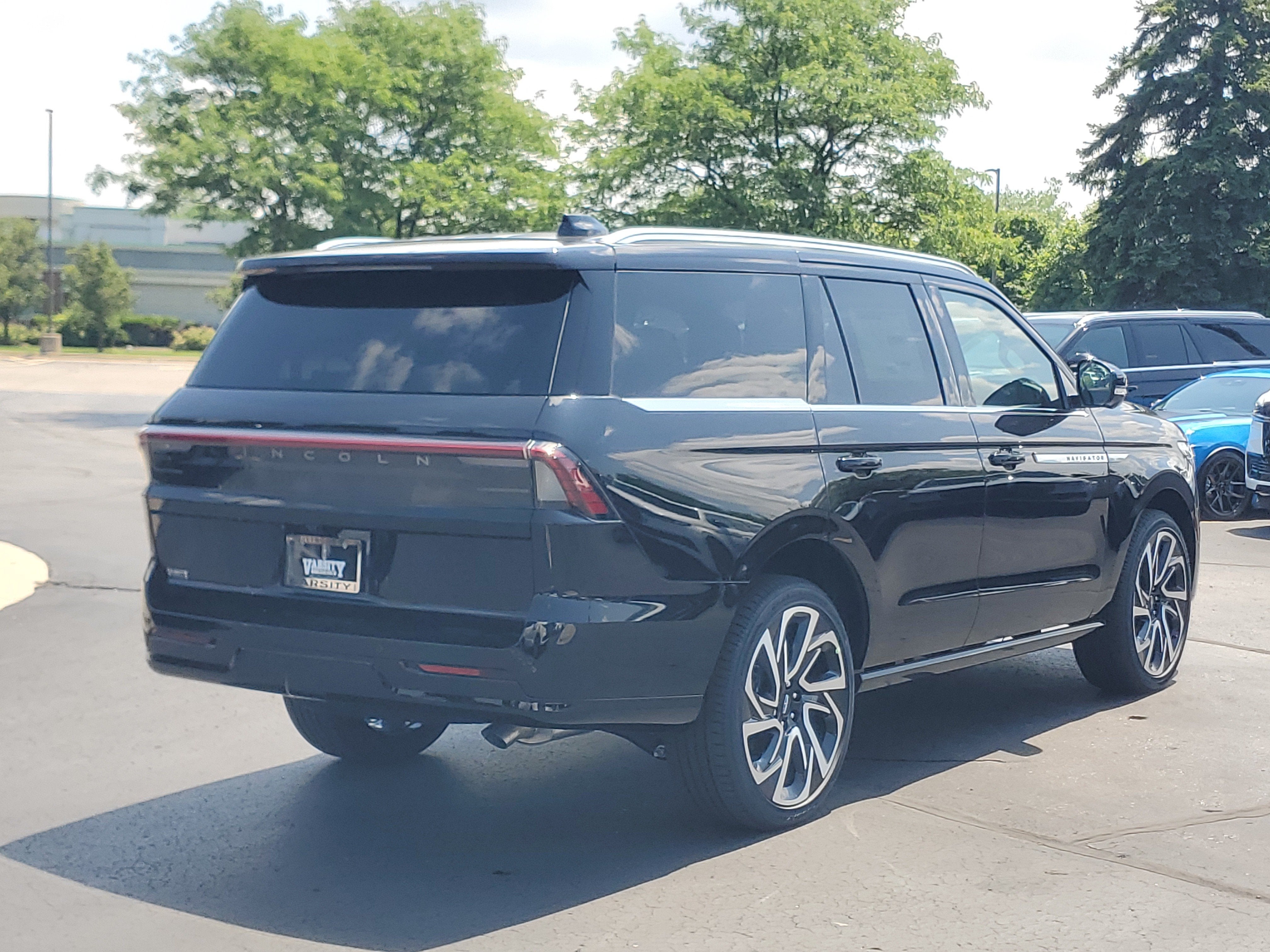 2027 Lincoln Navigator Reserve