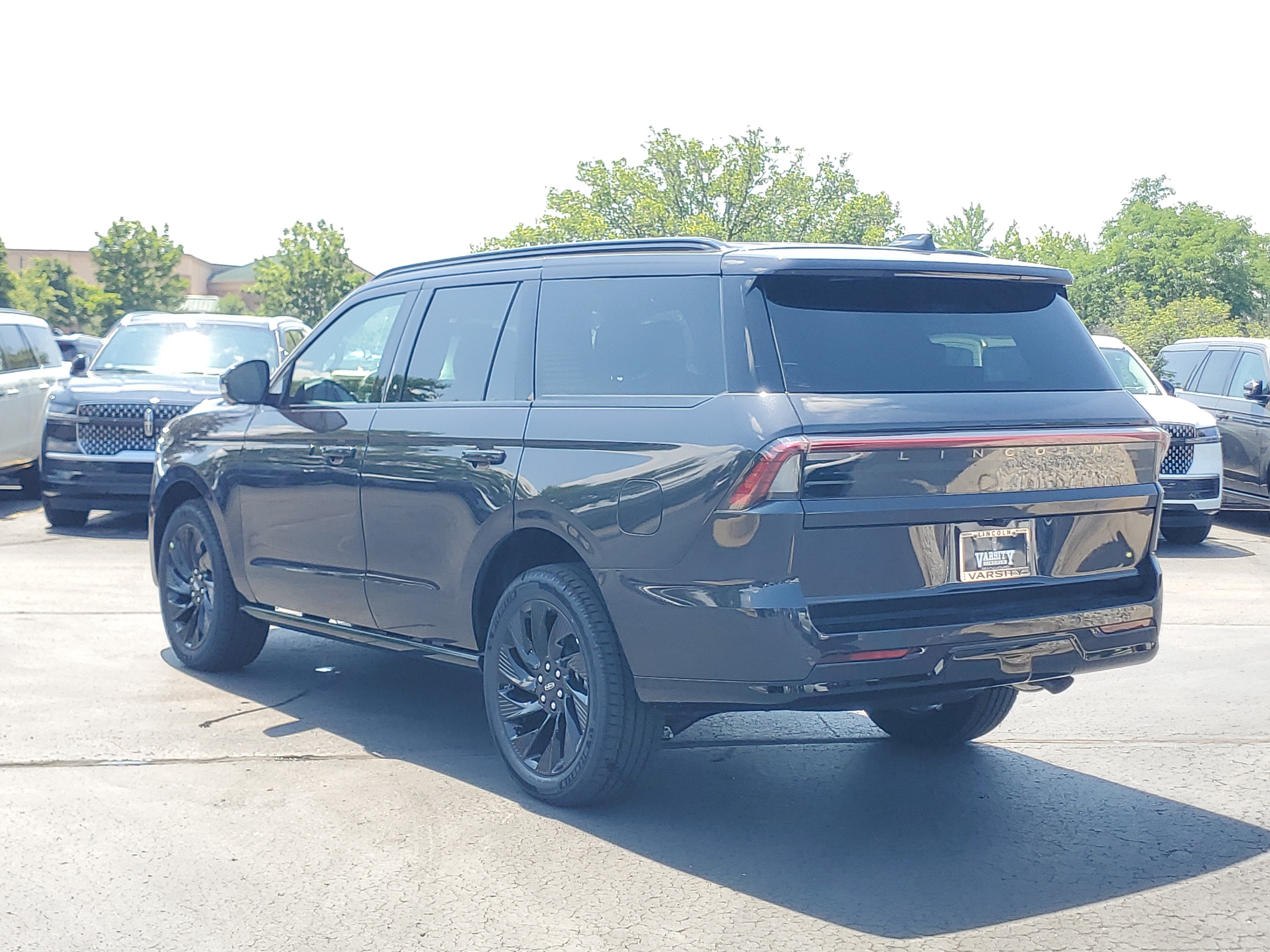 2027 Lincoln Navigator Reserve