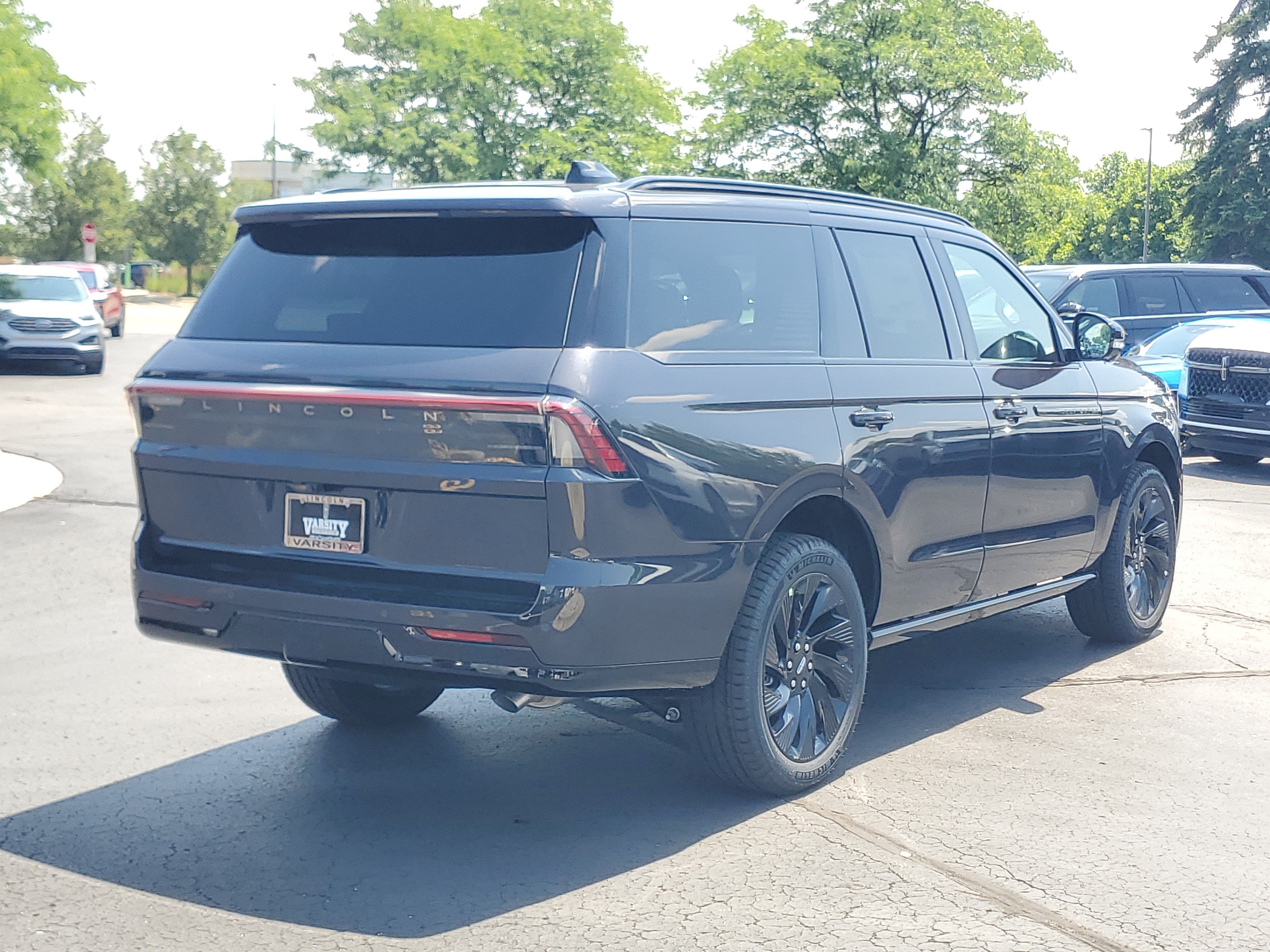 2027 Lincoln Navigator Reserve