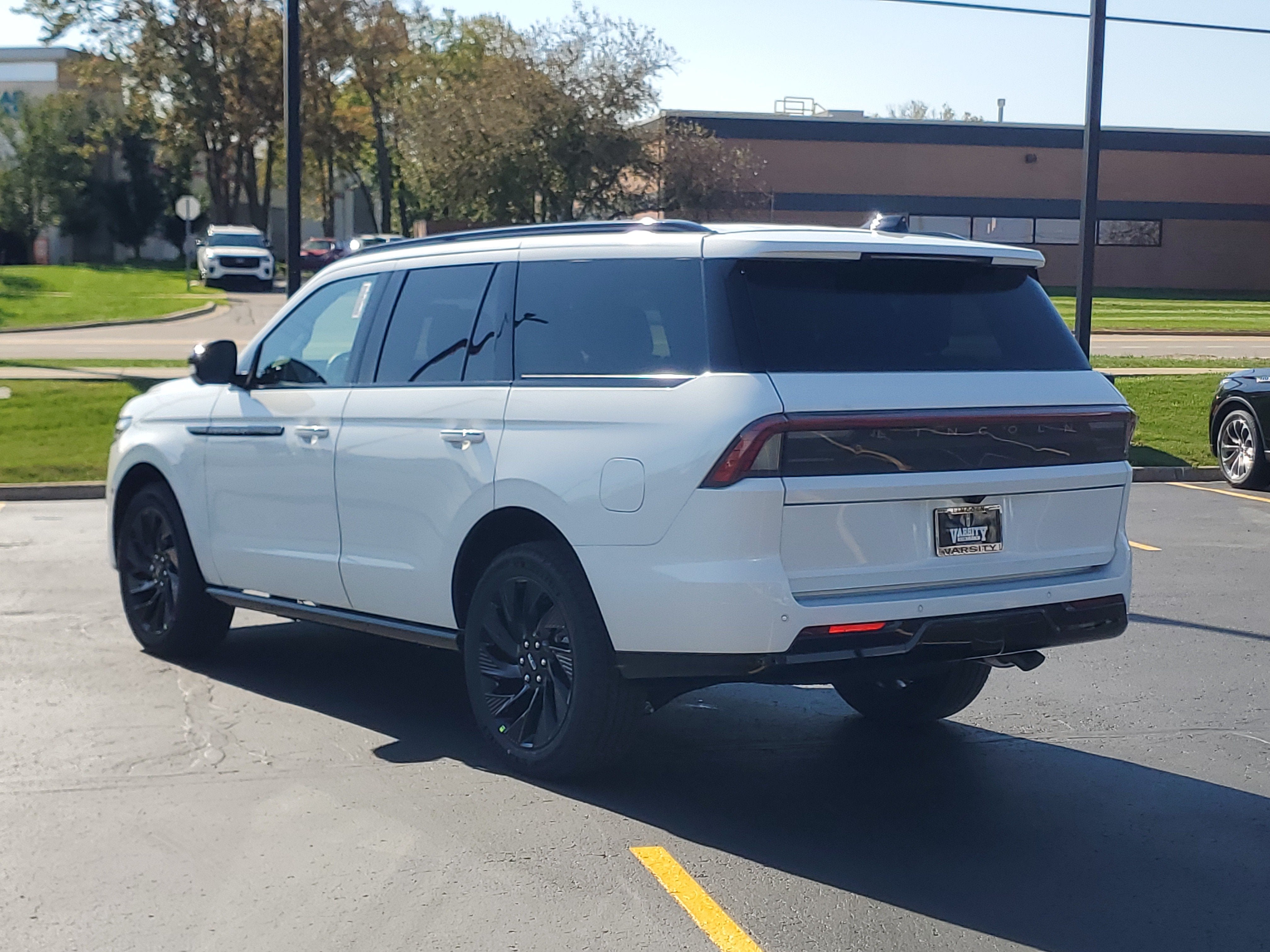 2027 Lincoln Navigator Reserve