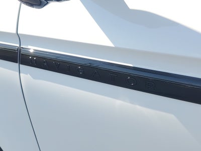 2027 Lincoln Navigator Reserve