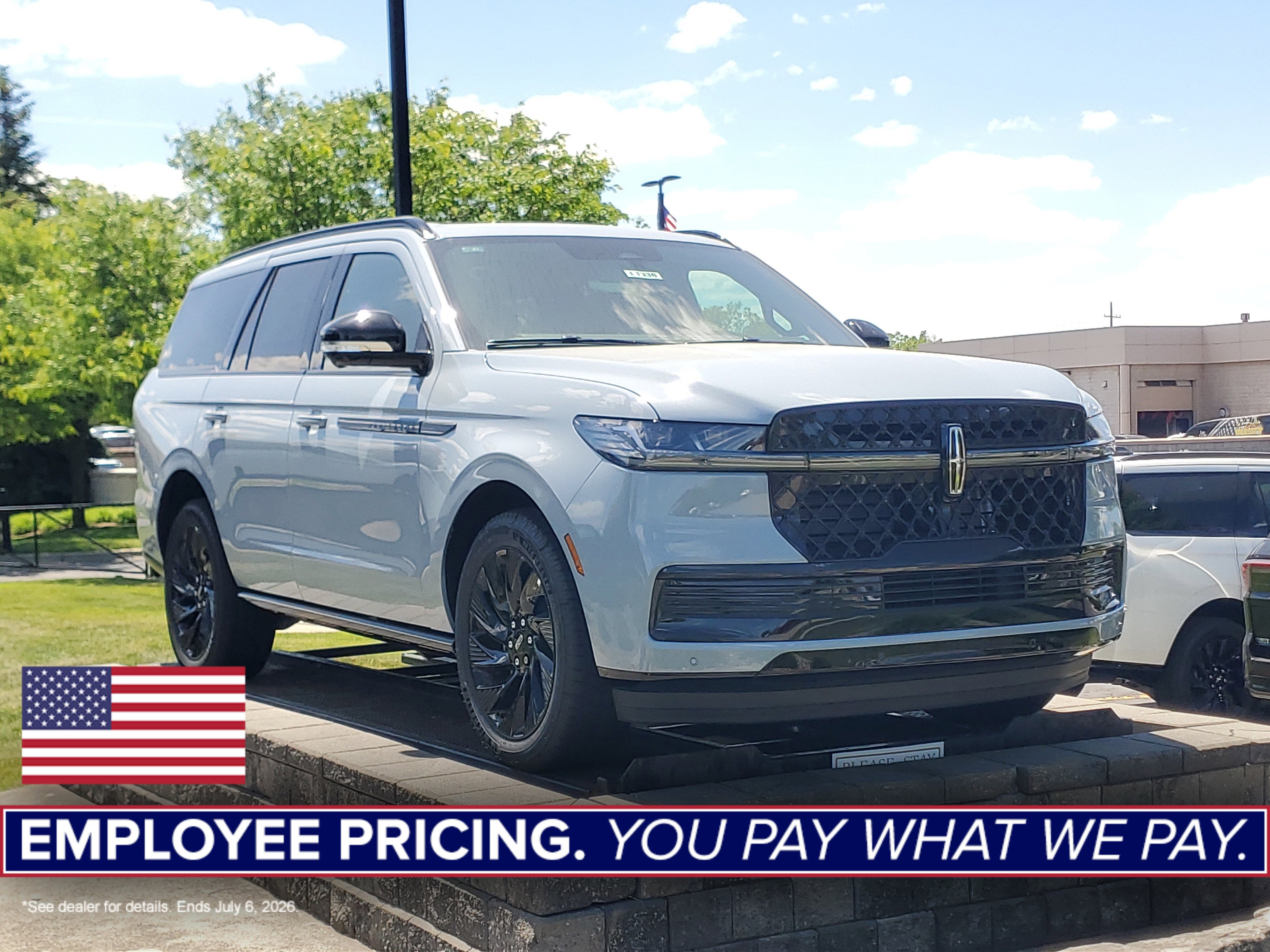 2026 Lincoln Navigator Reserve 4WD's photo