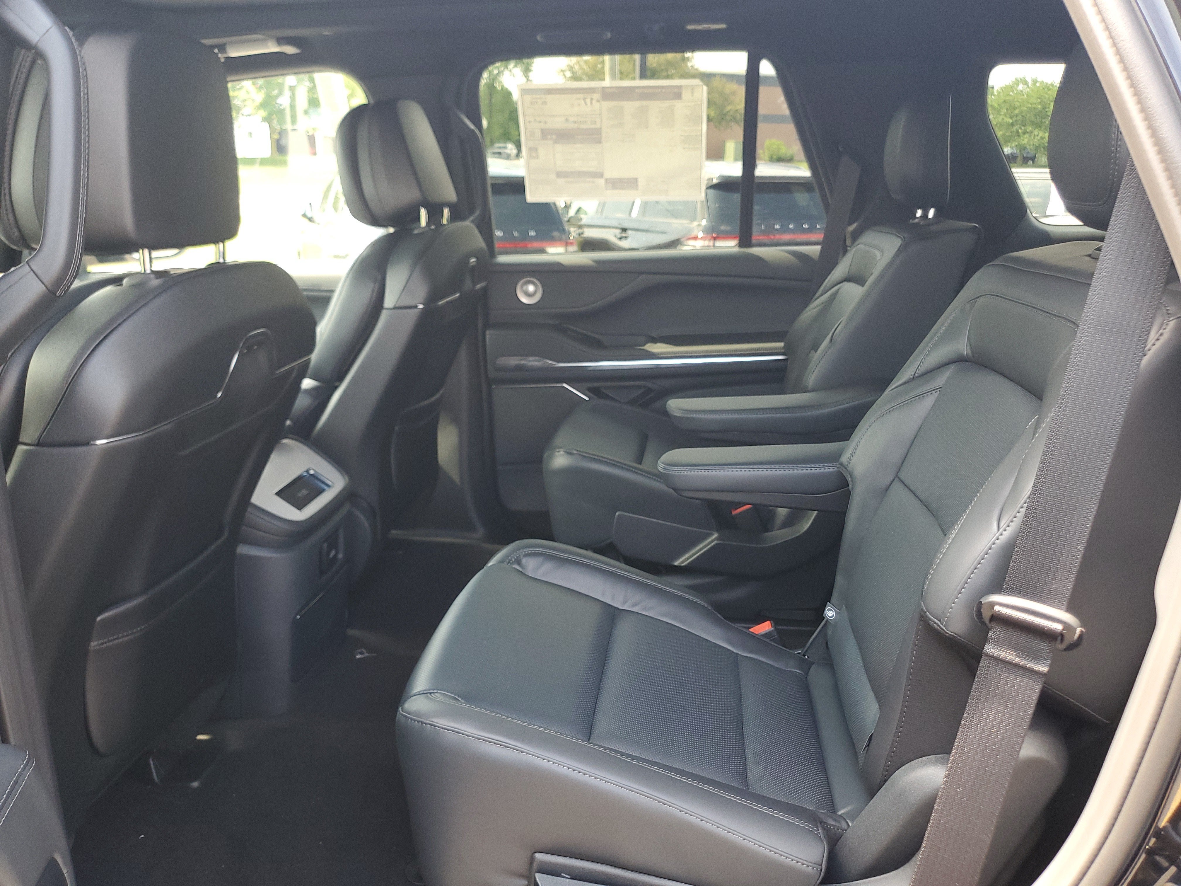 2027 Lincoln Navigator Reserve