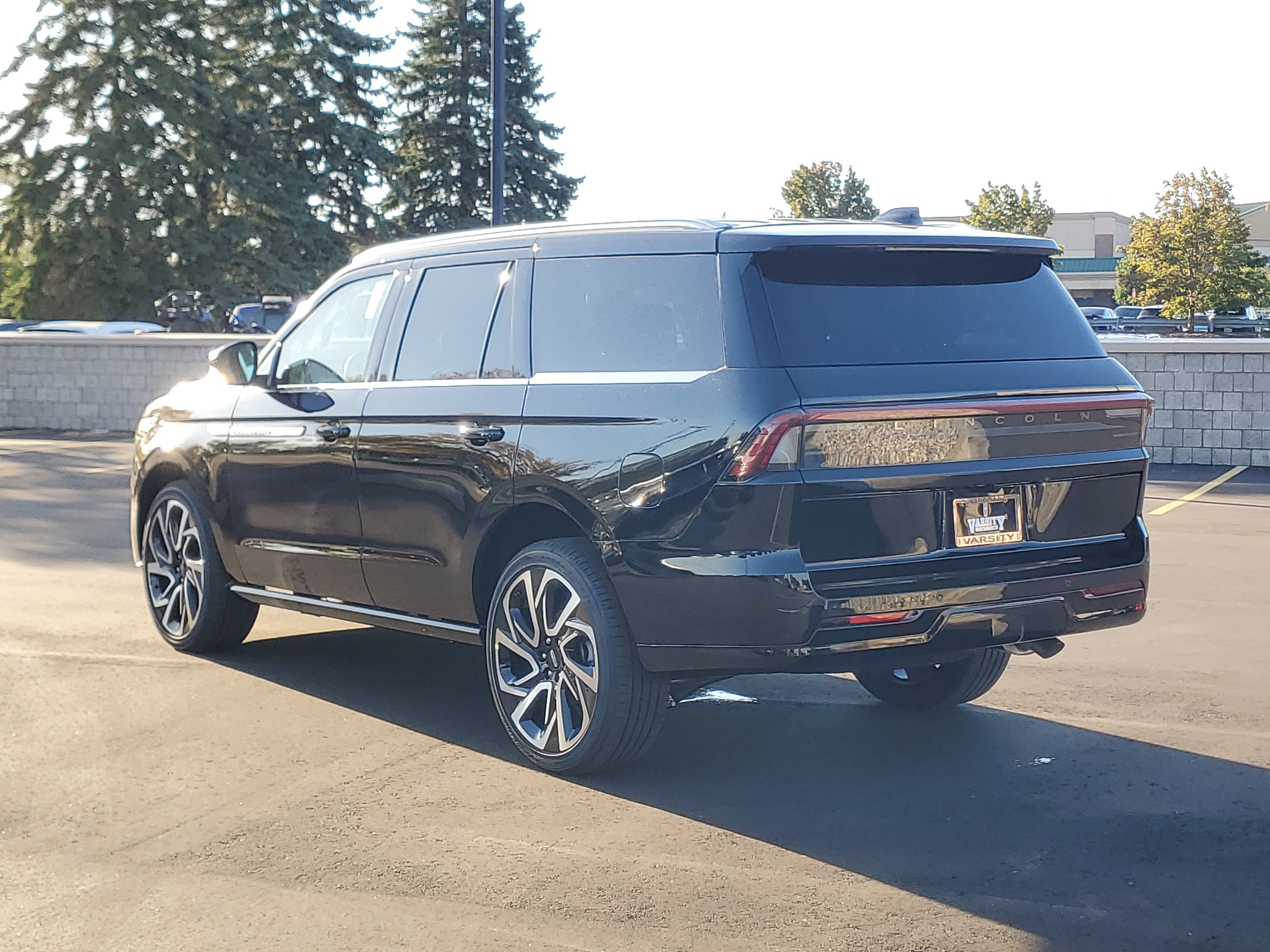 2027 Lincoln Navigator Reserve