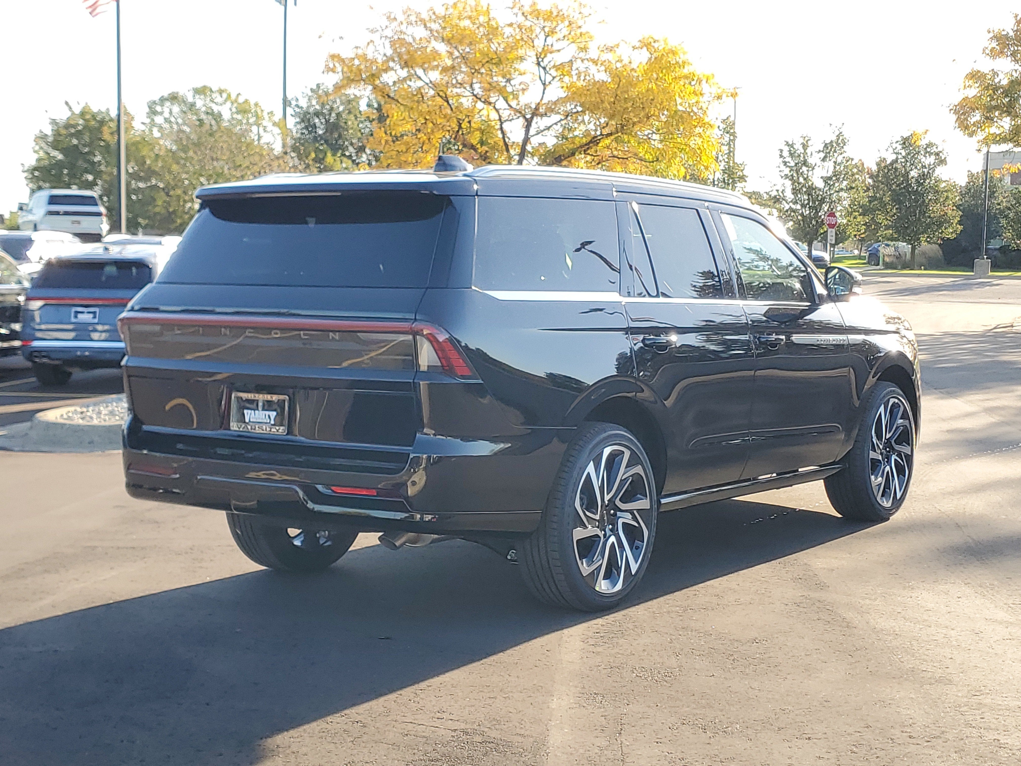 2027 Lincoln Navigator Reserve