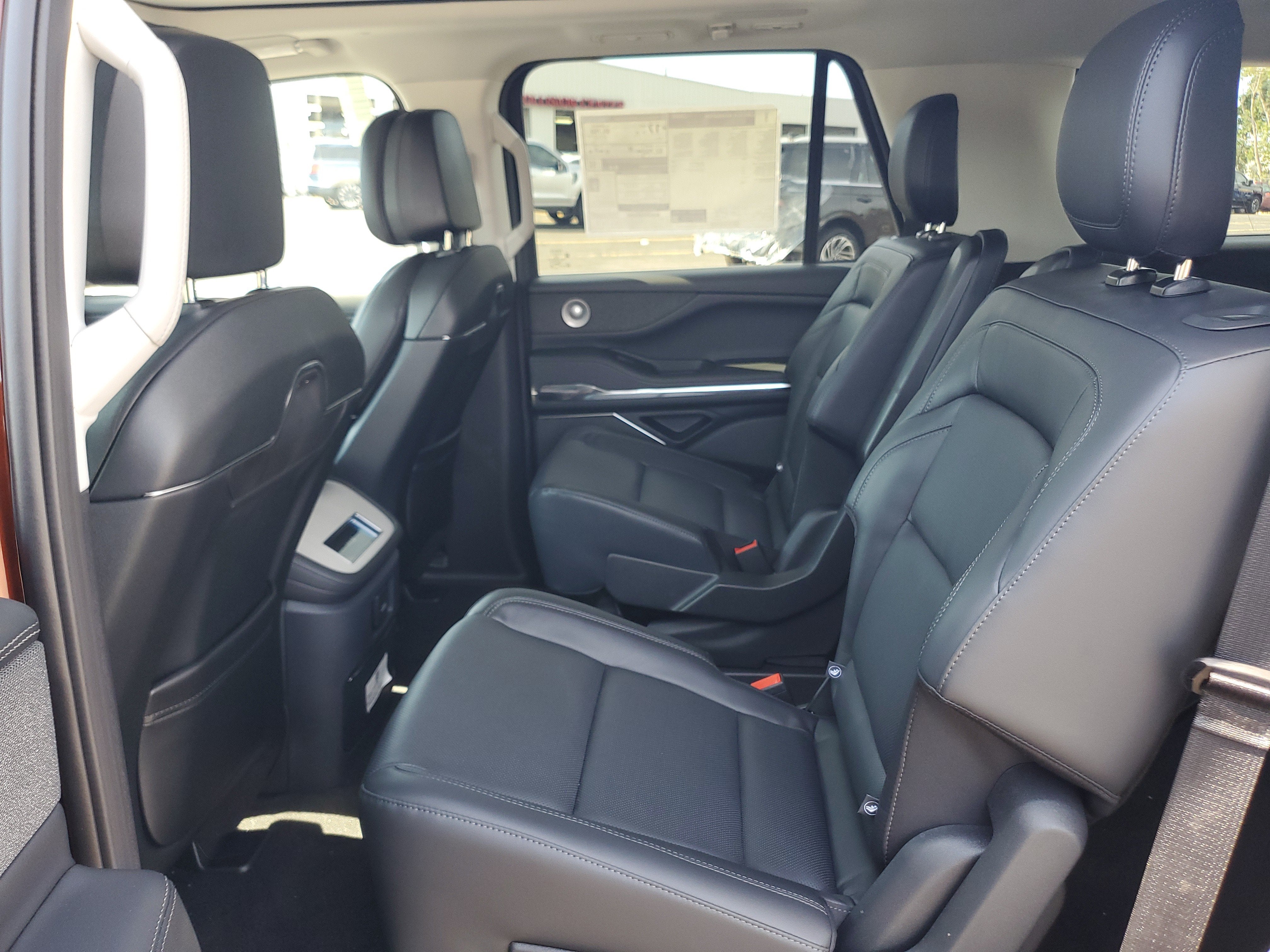 2027 Lincoln Navigator Reserve