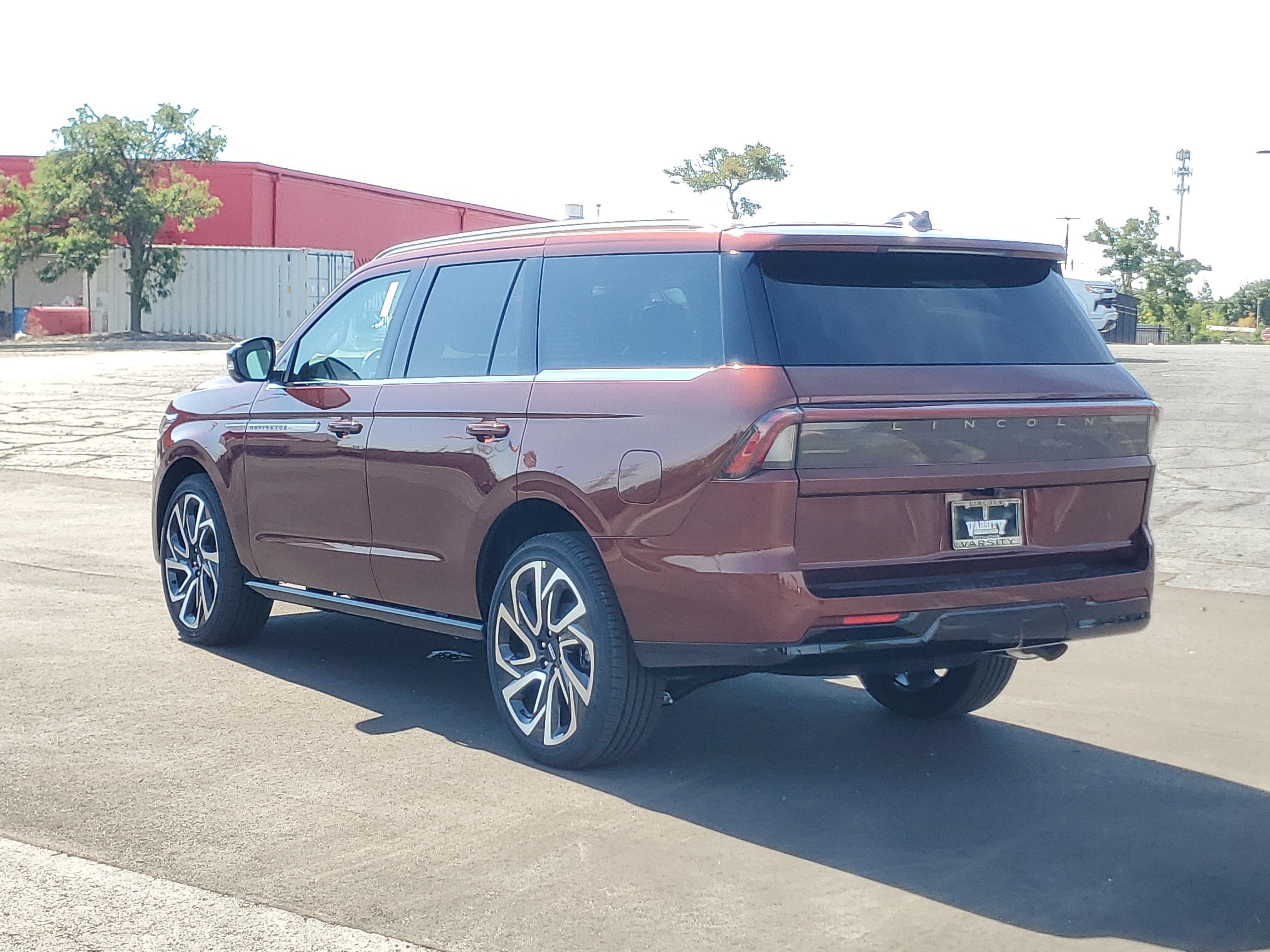 2027 Lincoln Navigator Reserve