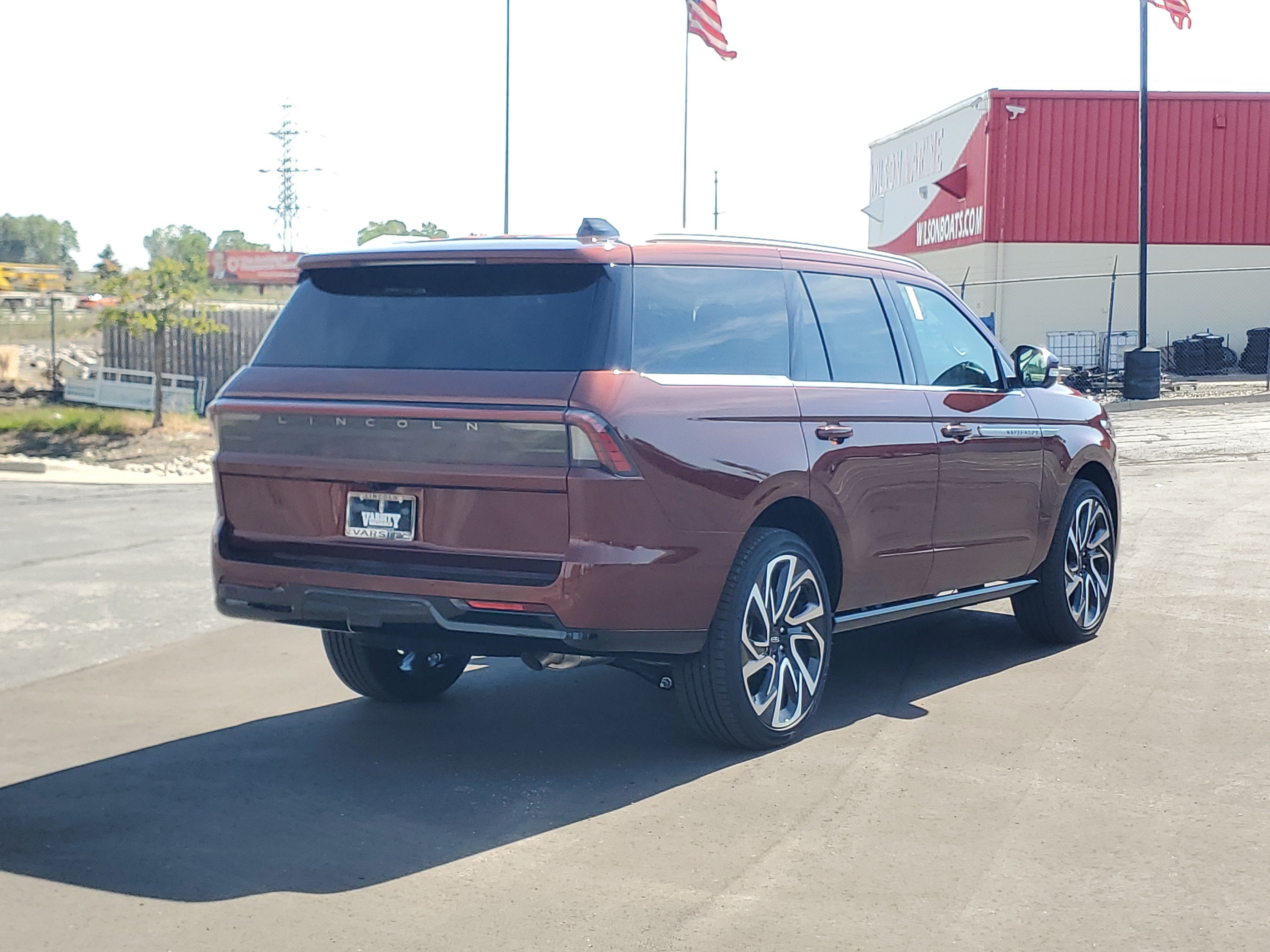 2027 Lincoln Navigator Reserve