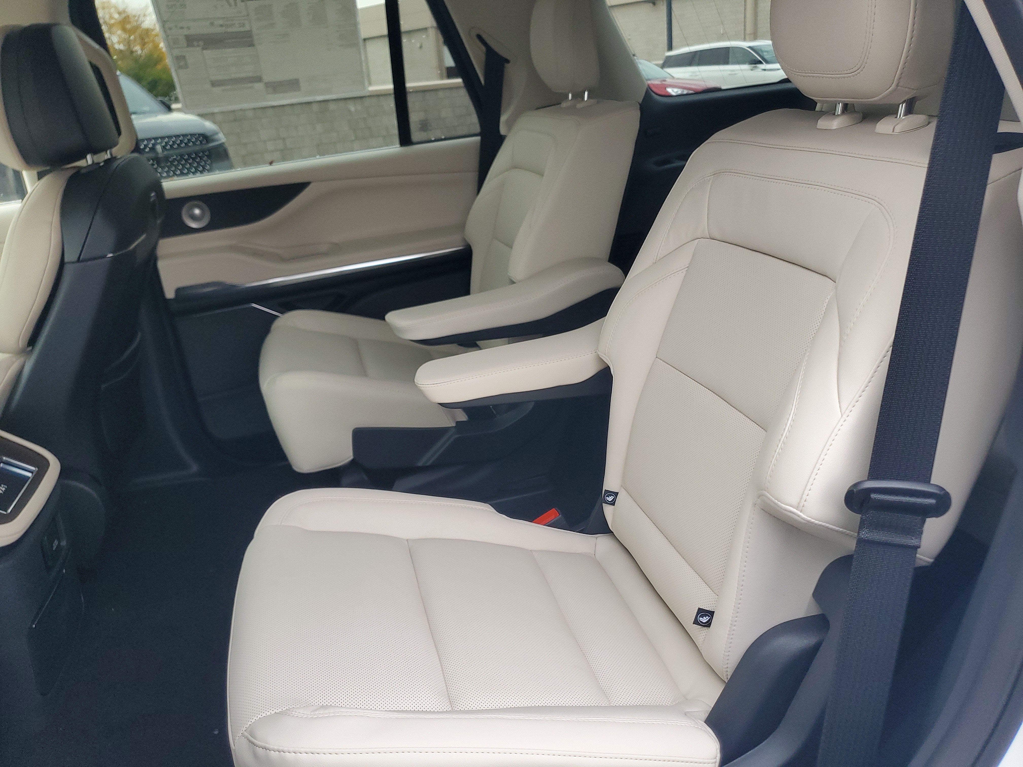 2027 Lincoln Navigator Reserve