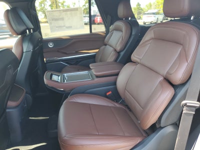 2027 Lincoln Navigator Reserve