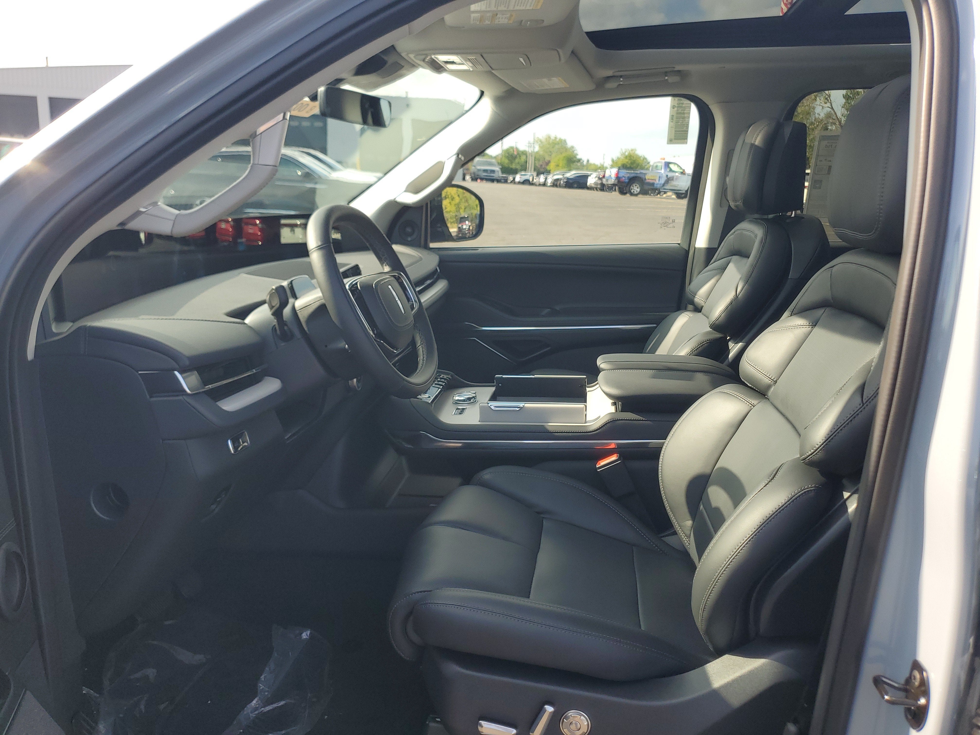 2027 Lincoln Navigator Reserve