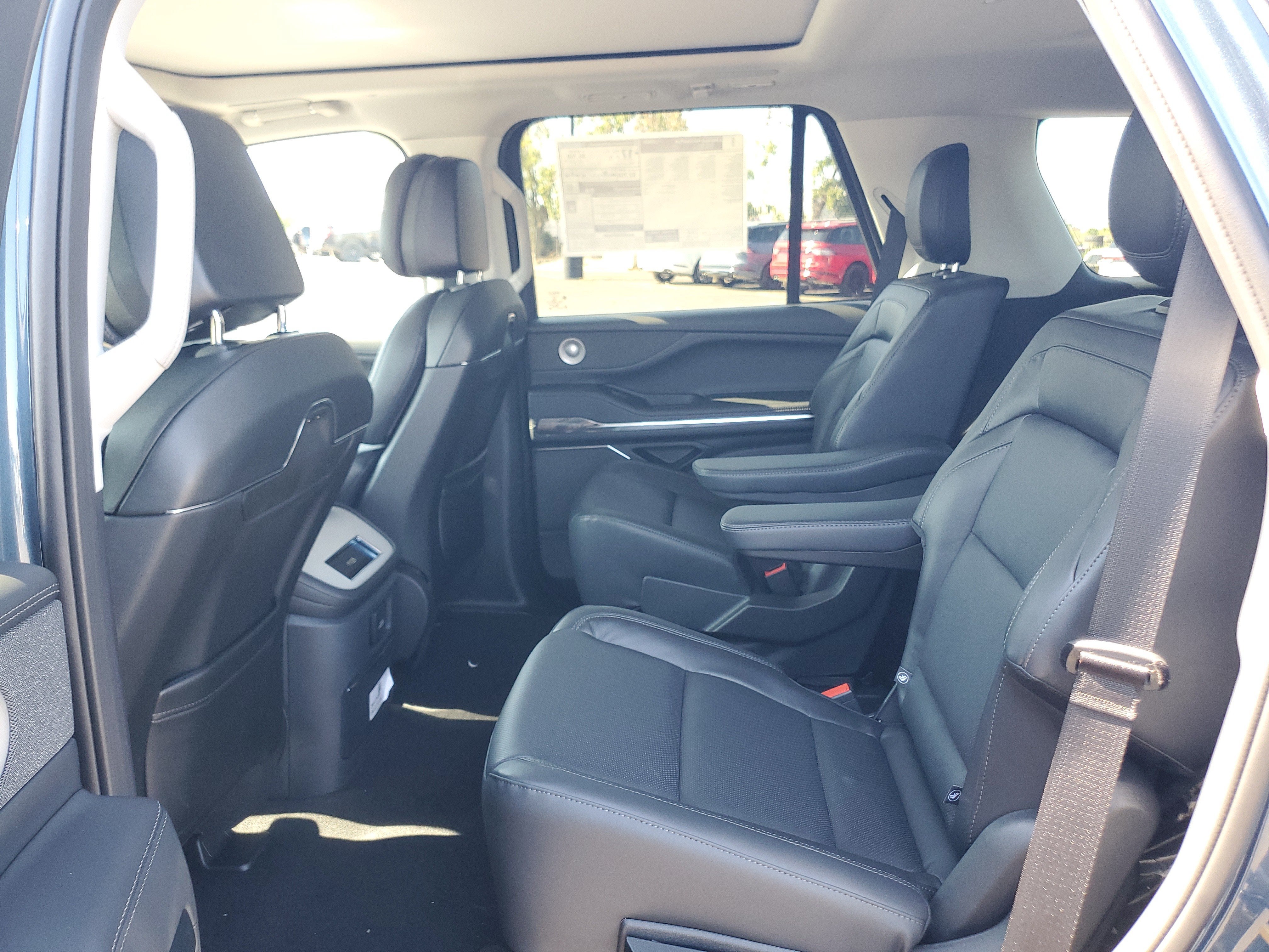 2027 Lincoln Navigator Reserve