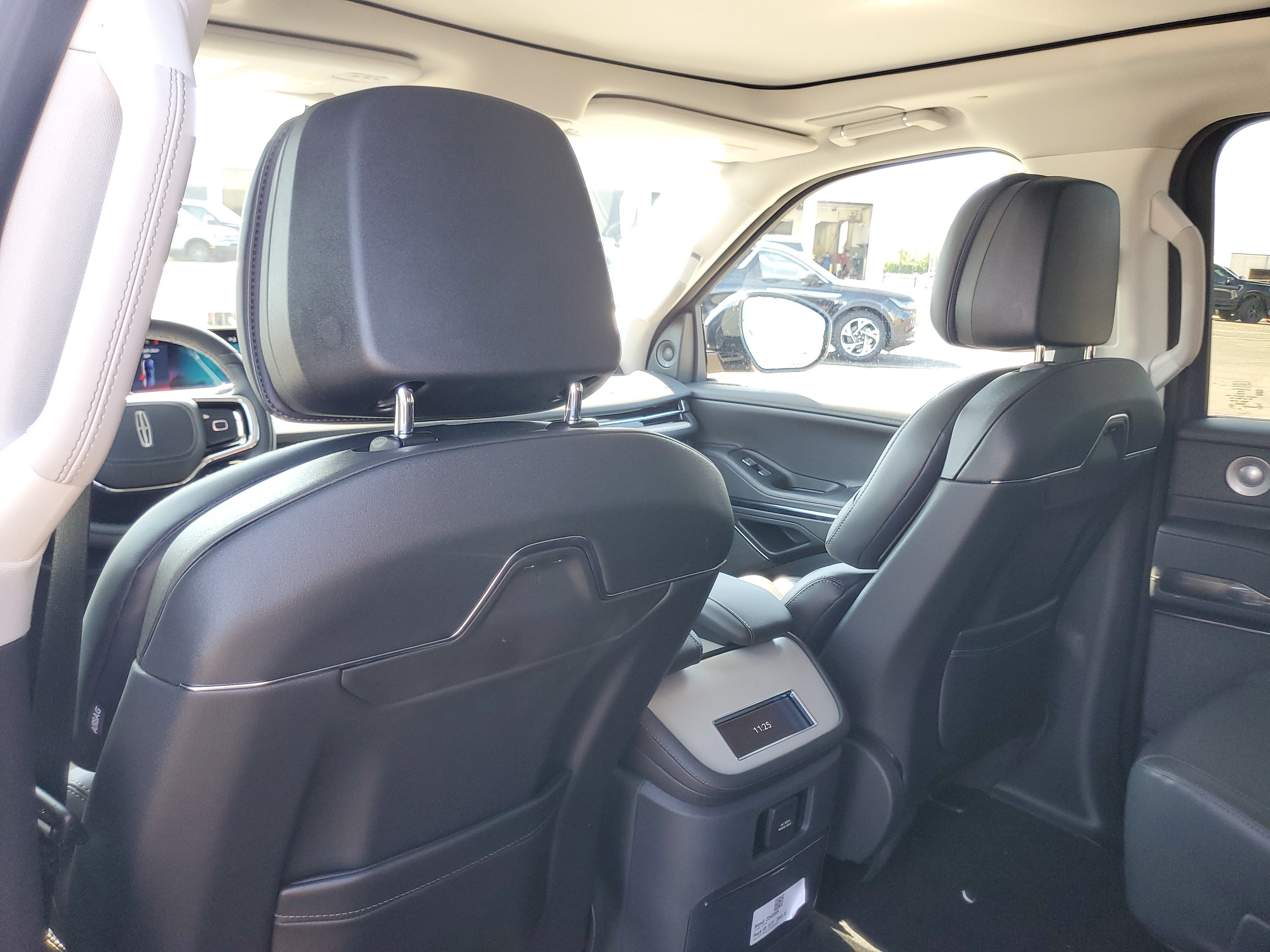 2027 Lincoln Navigator Reserve