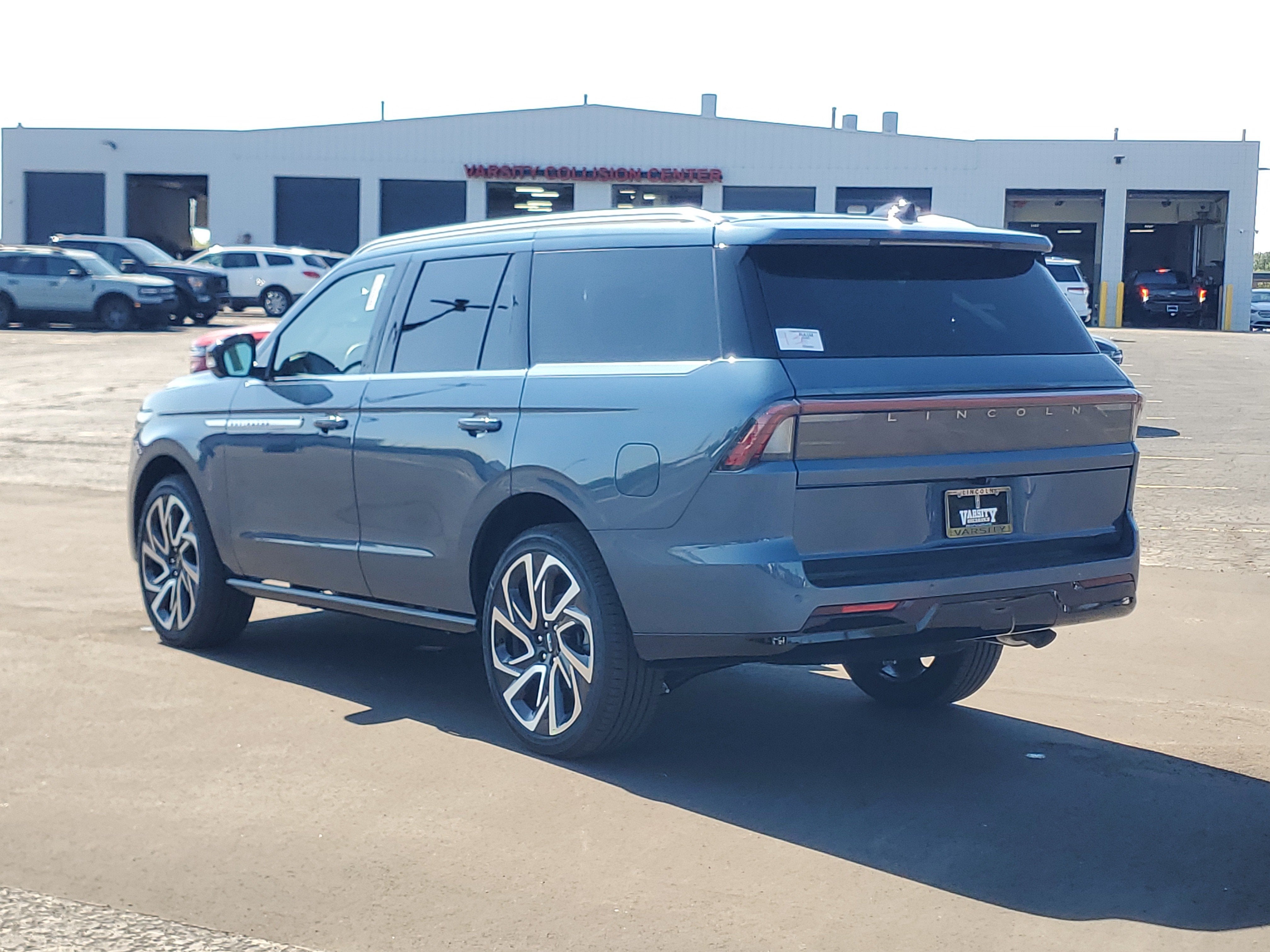 2027 Lincoln Navigator Reserve