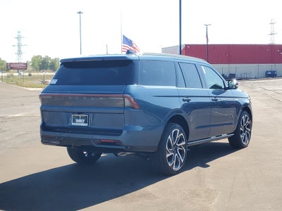 2027 Lincoln Navigator Reserve
