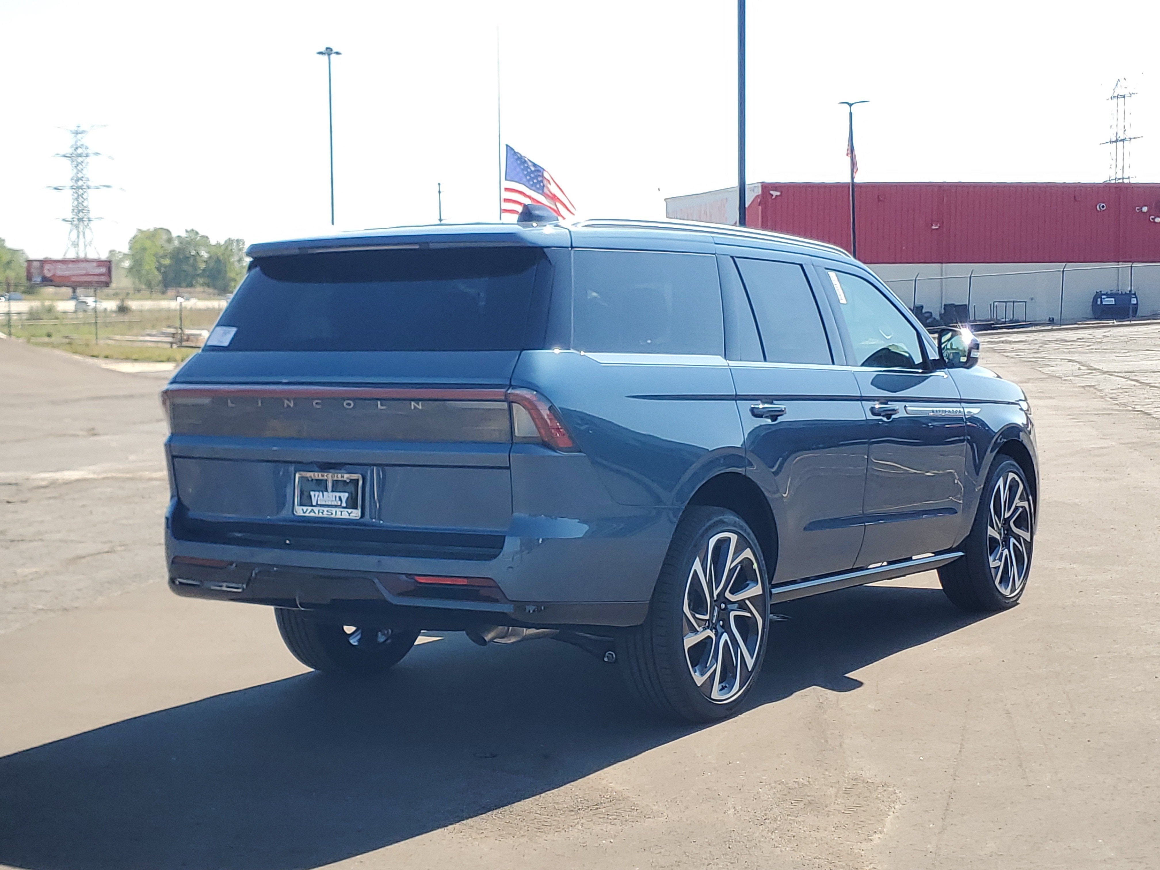 2027 Lincoln Navigator Reserve